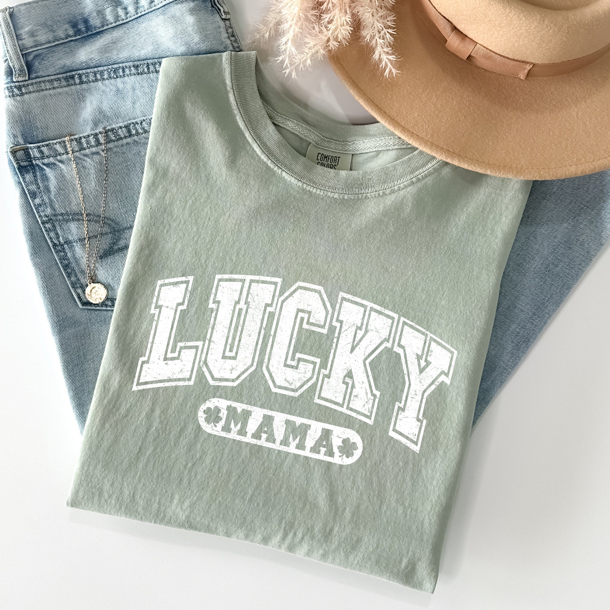 Lucky Mama Retro Vintage St Patrick's Day Irish Pride Celebration Comfort Colors Tee