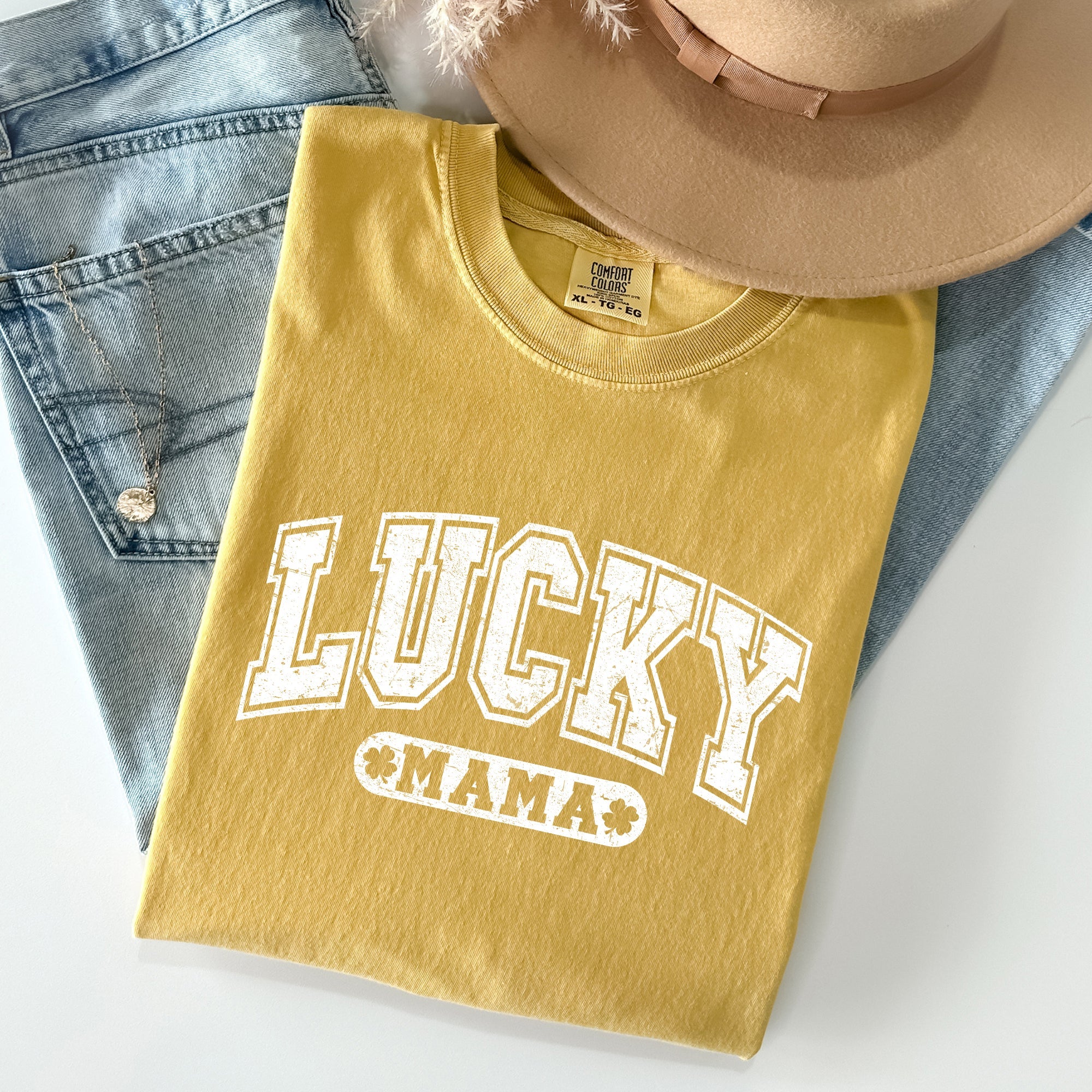 Lucky Mama Retro Vintage St Patrick's Day Irish Pride Celebration Comfort Colors Tee