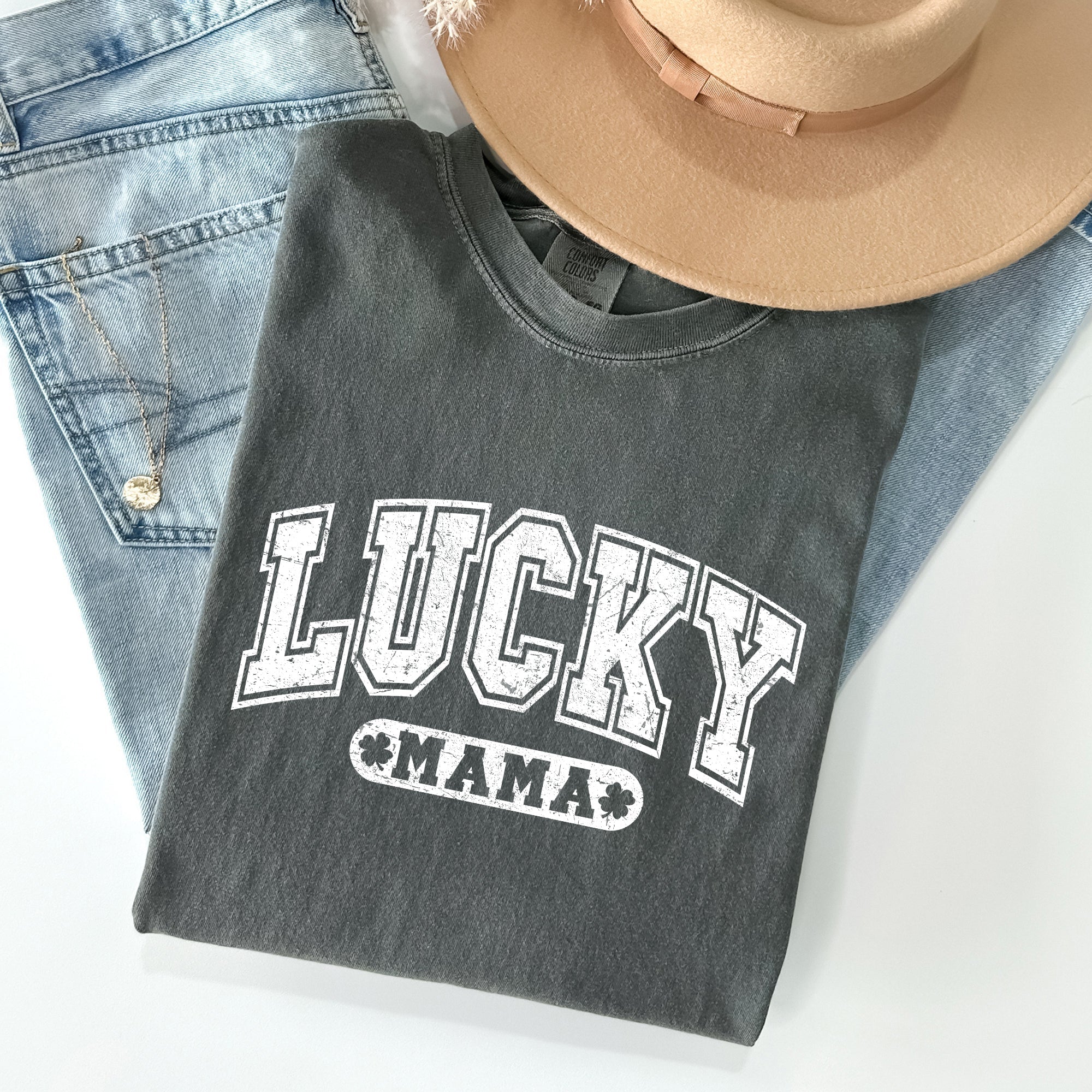 Lucky Mama Retro Vintage St Patrick's Day Irish Pride Celebration Comfort Colors Tee