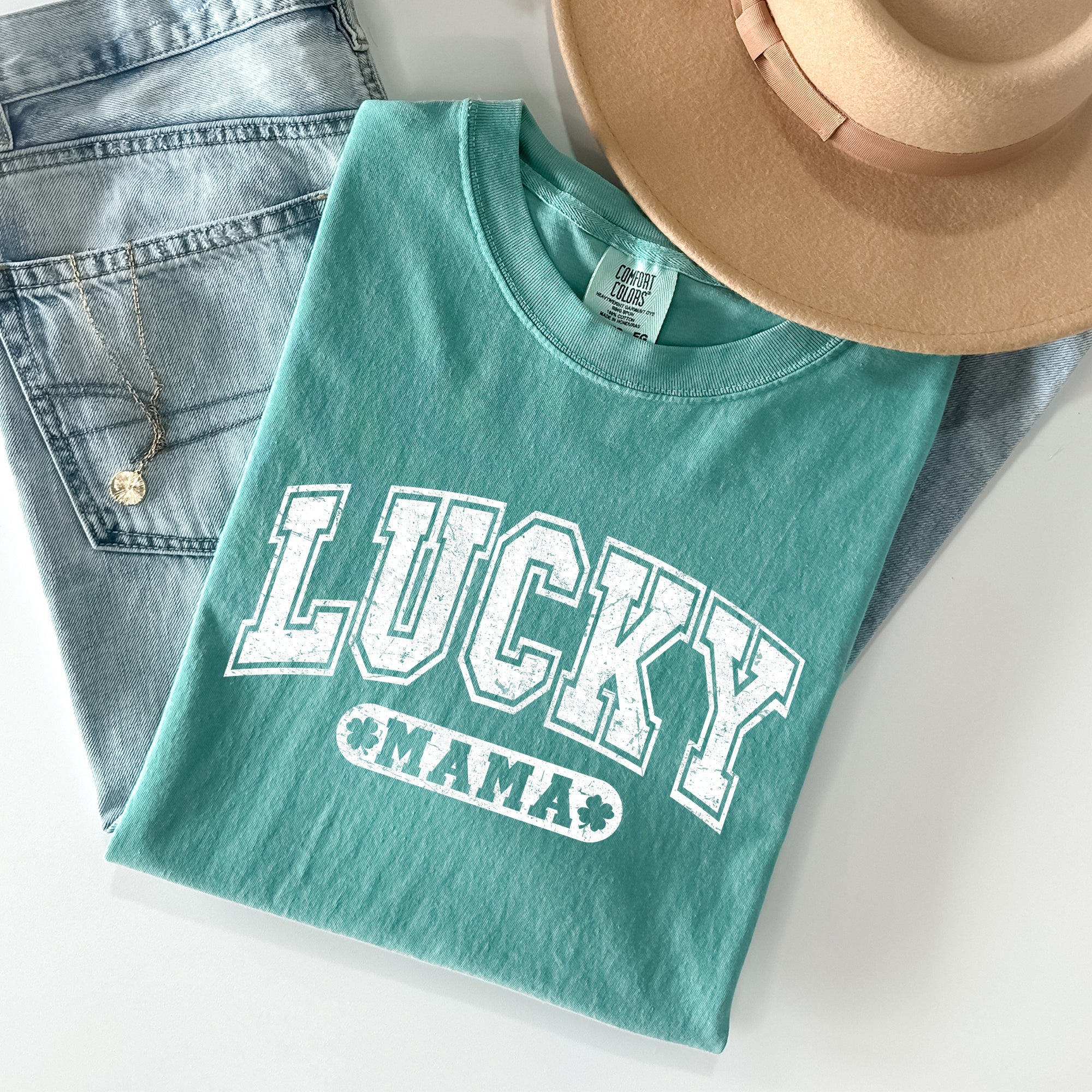 Lucky Mama Retro Vintage St Patrick's Day Irish Pride Celebration Comfort Colors Tee