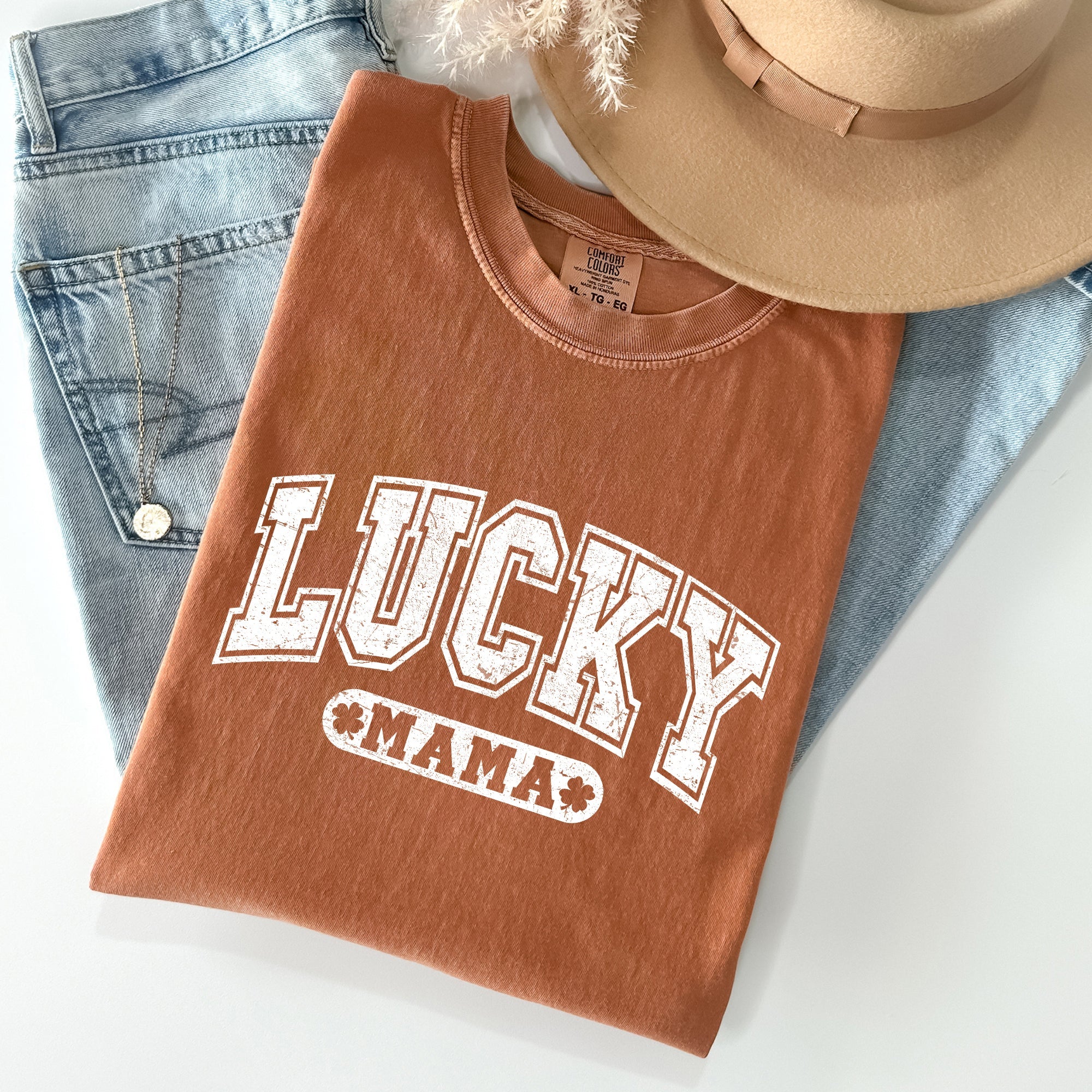 Lucky Mama Retro Vintage St Patrick's Day Irish Pride Celebration Comfort Colors Tee