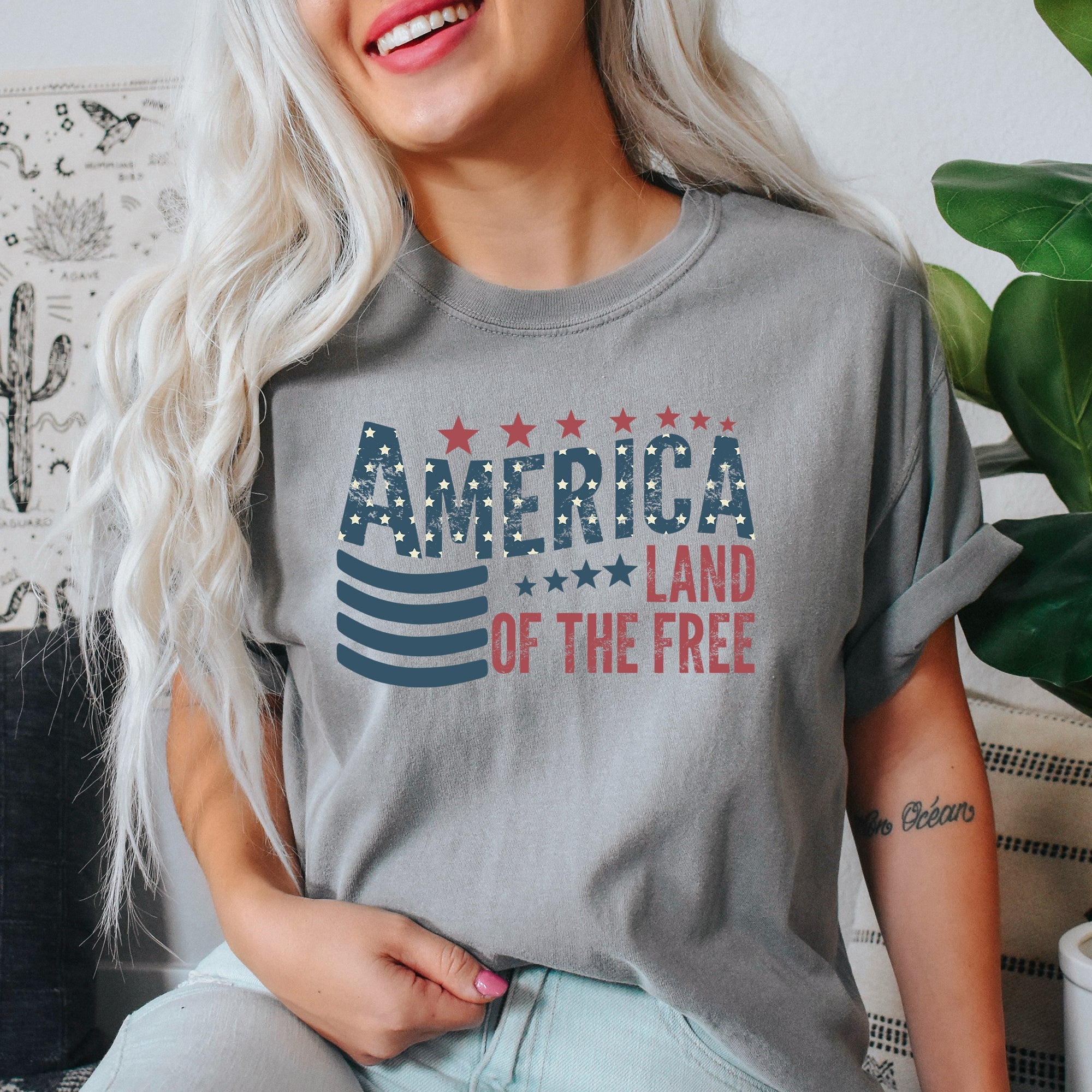 America Flag Americana Land Of The Free Patriotic USA Vintage Distressed Pride Comfort Colors Tee