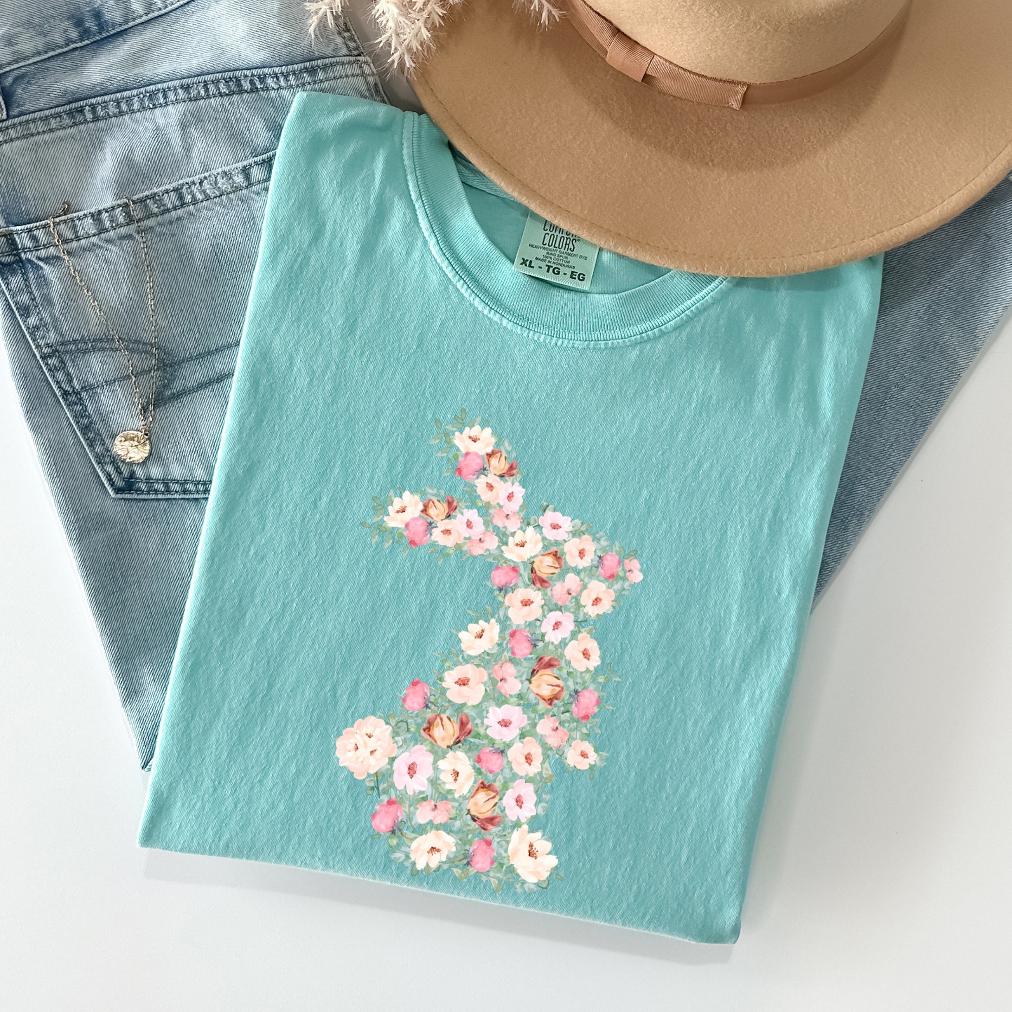 Floral Print Rabbit Easter Scene Vintage Spring Meadow Illustration Comfort Colors Tee