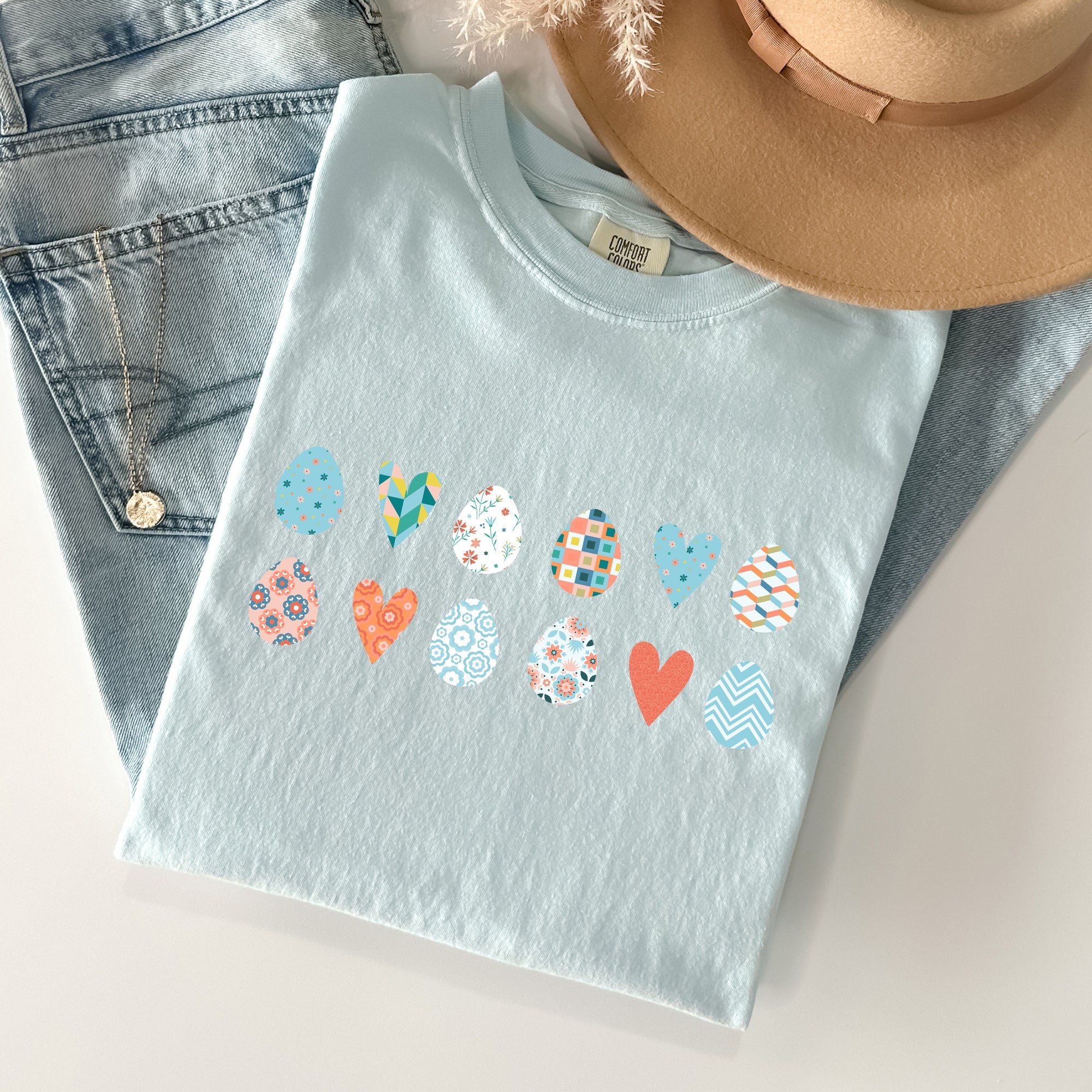 Hearts And Eggs Colorful Easter Celebration Design Vintage Style Art Print Comfort Colors Tee