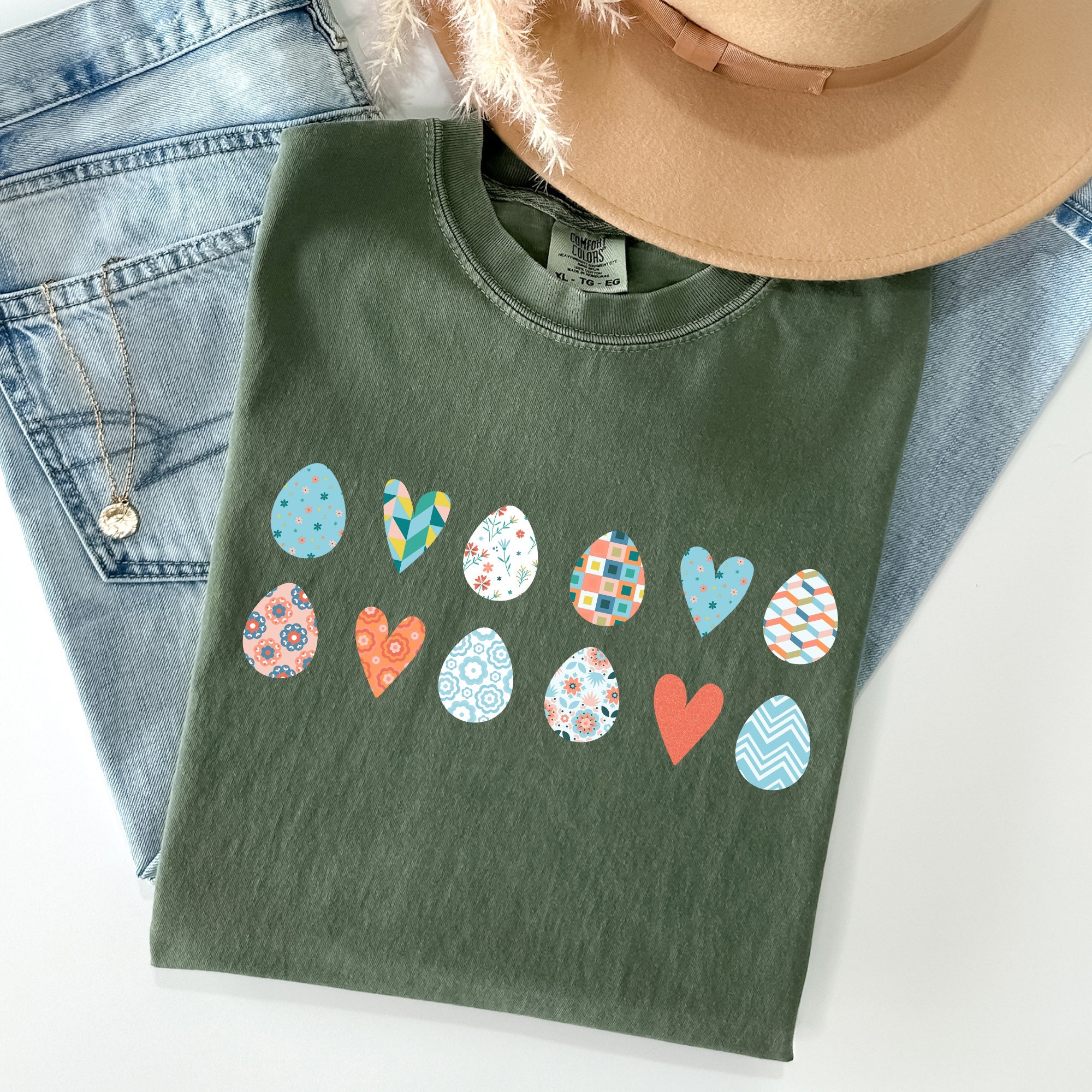 Hearts And Eggs Colorful Easter Celebration Design Vintage Style Art Print Comfort Colors Tee
