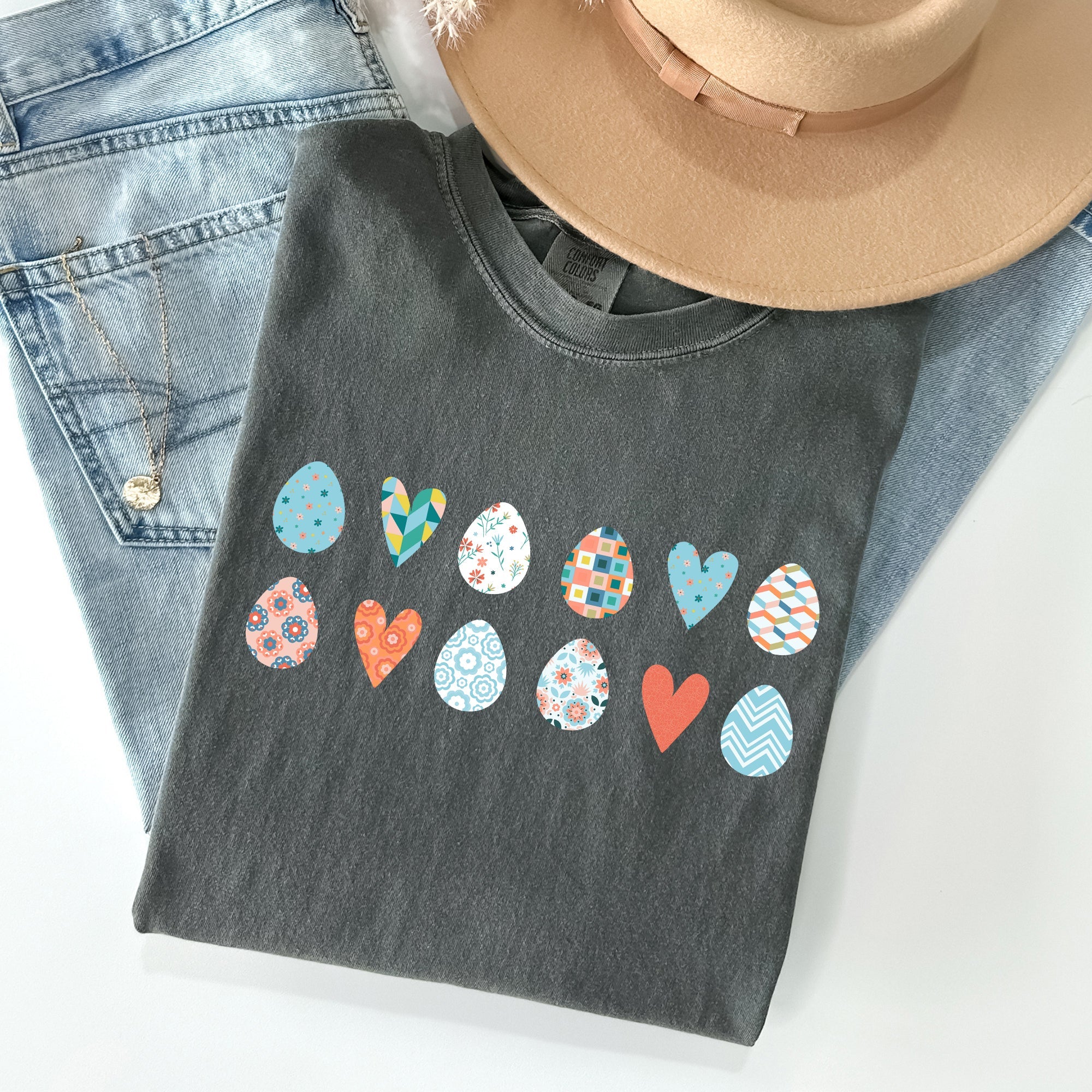 Hearts And Eggs Colorful Easter Celebration Design Vintage Style Art Print Comfort Colors Tee