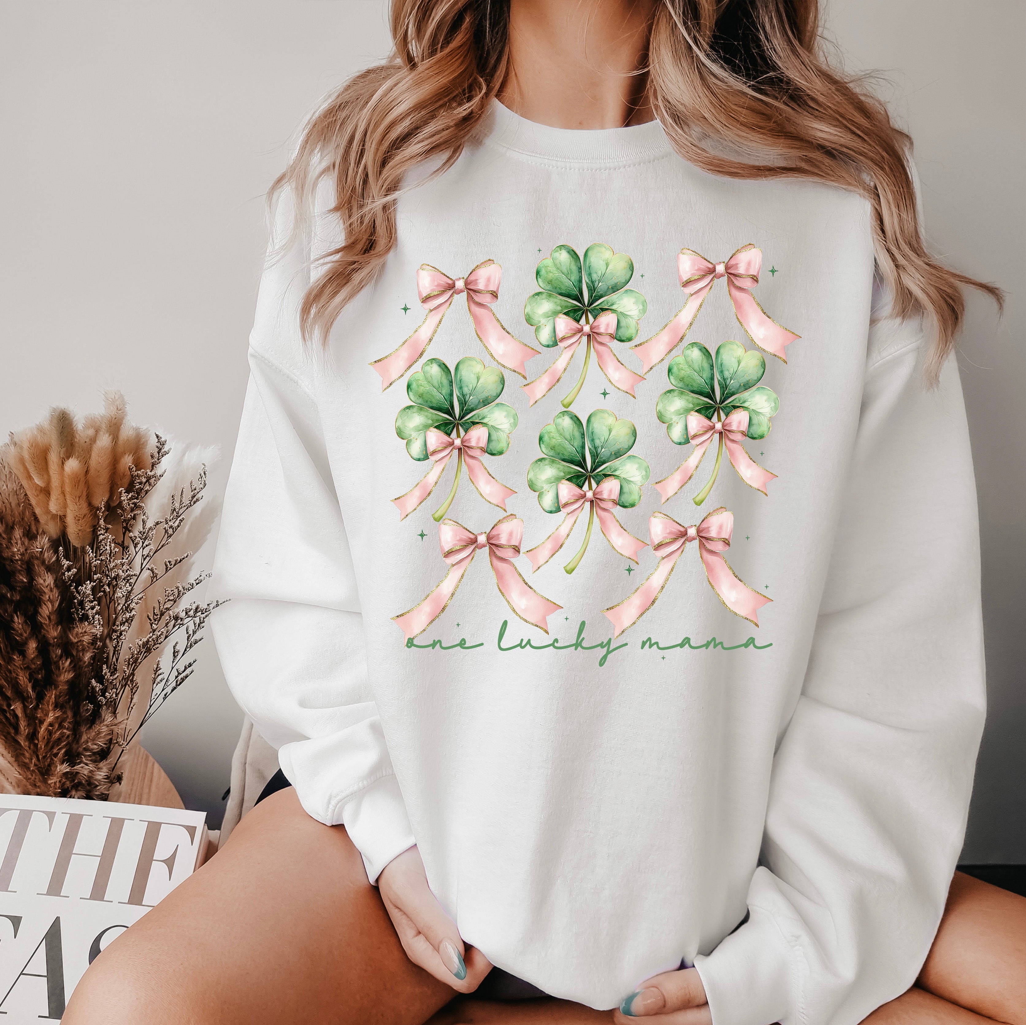 One Lucky Mama St Patrick's Day Coquette Bow Clover Shamrock Lucky Irish Lucky Charm Sweatshirt