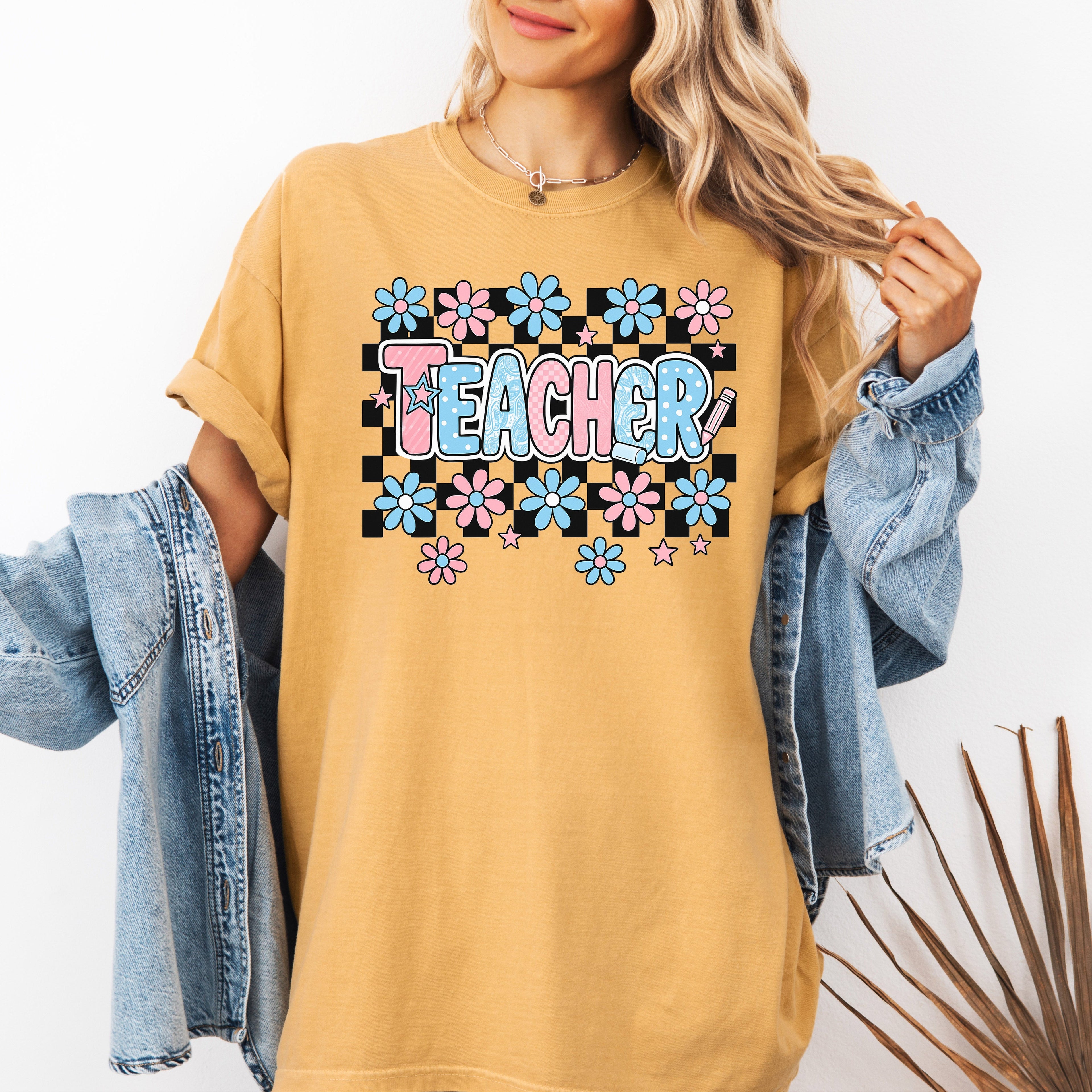 Teacher Checkered Retro Floral Back To School First Day Of School Cute Coquette Appreciation Comfort Colors Tee