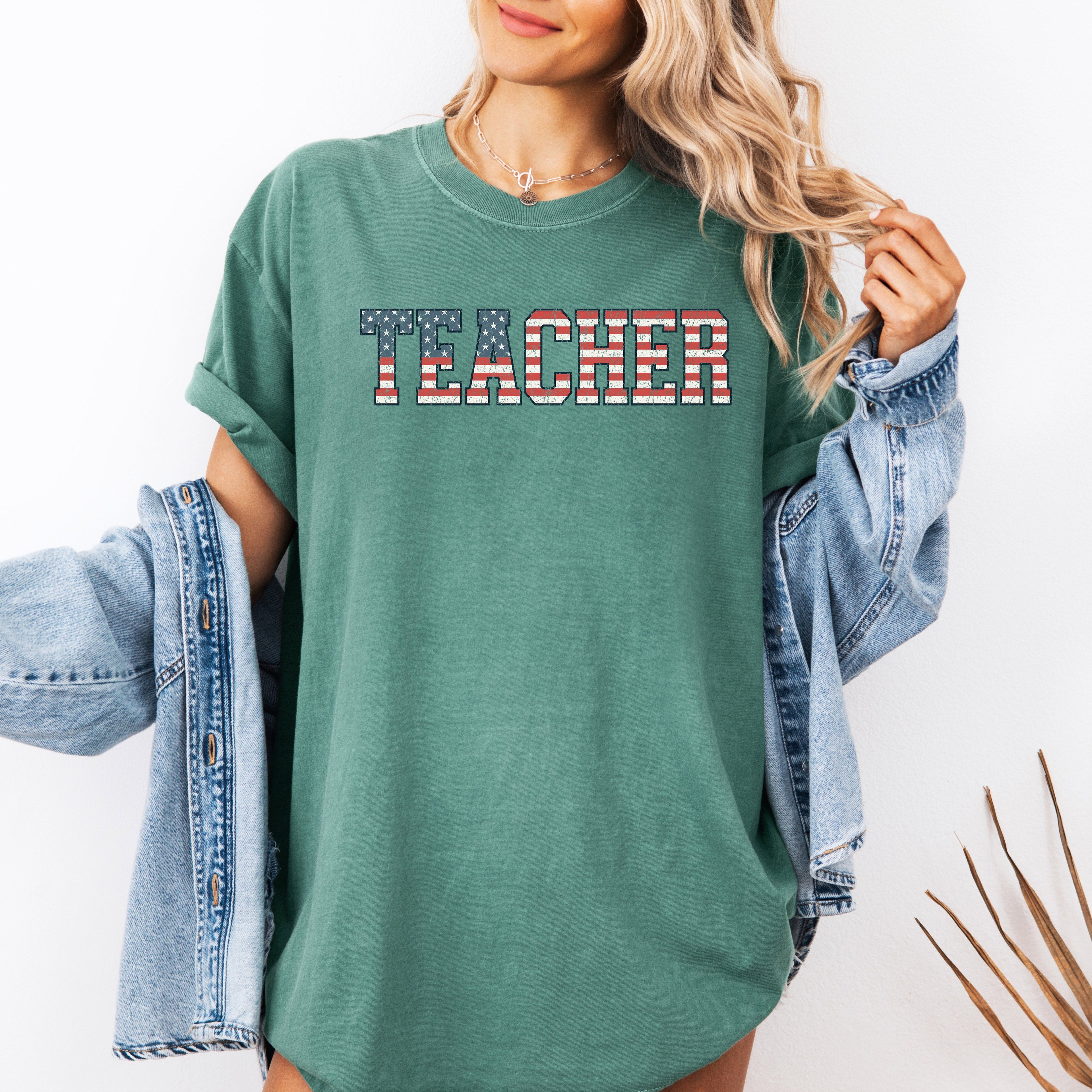 Teacher USA Flag Retro Classroom Pride Teacher Appreciation Edition Comfort Colors Tee