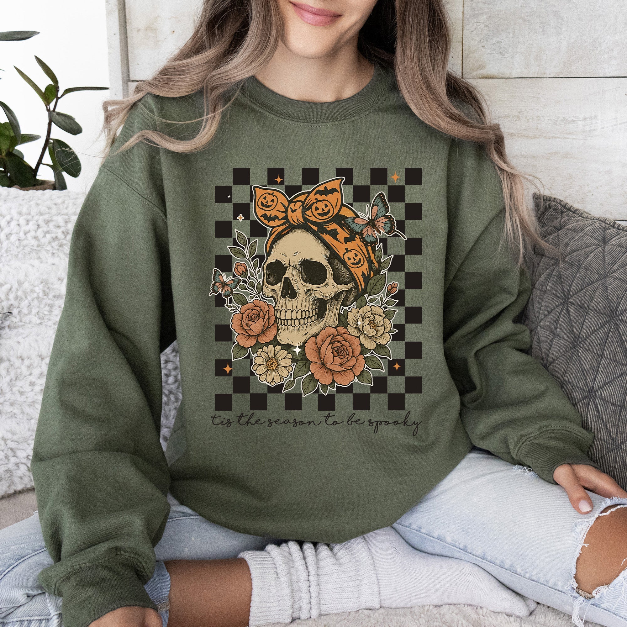 Tis The Season Skull Halloween Ghost Checkered Retro Vintage Spooky Graphic Sweatshirt