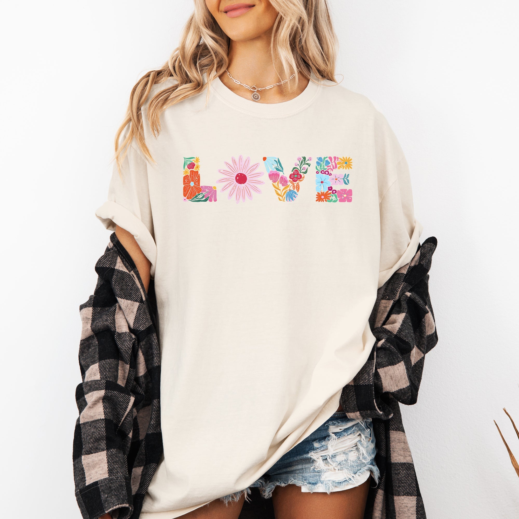 Love Retro Distressed Floral Flowers Vintage Garden Script Typeface Graphic Comfort Colors Tee