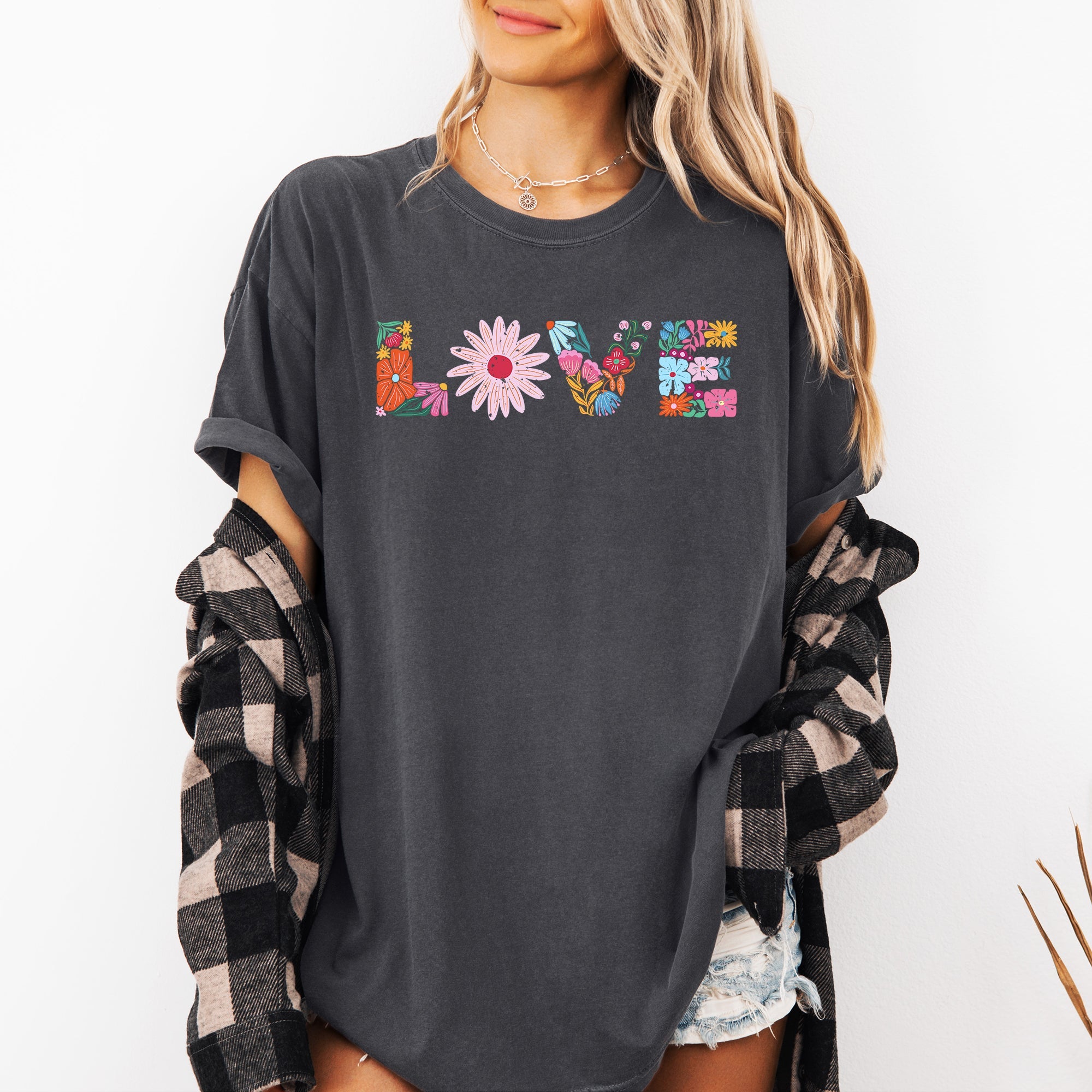 Love Retro Distressed Floral Flowers Vintage Garden Script Typeface Graphic Comfort Colors Tee
