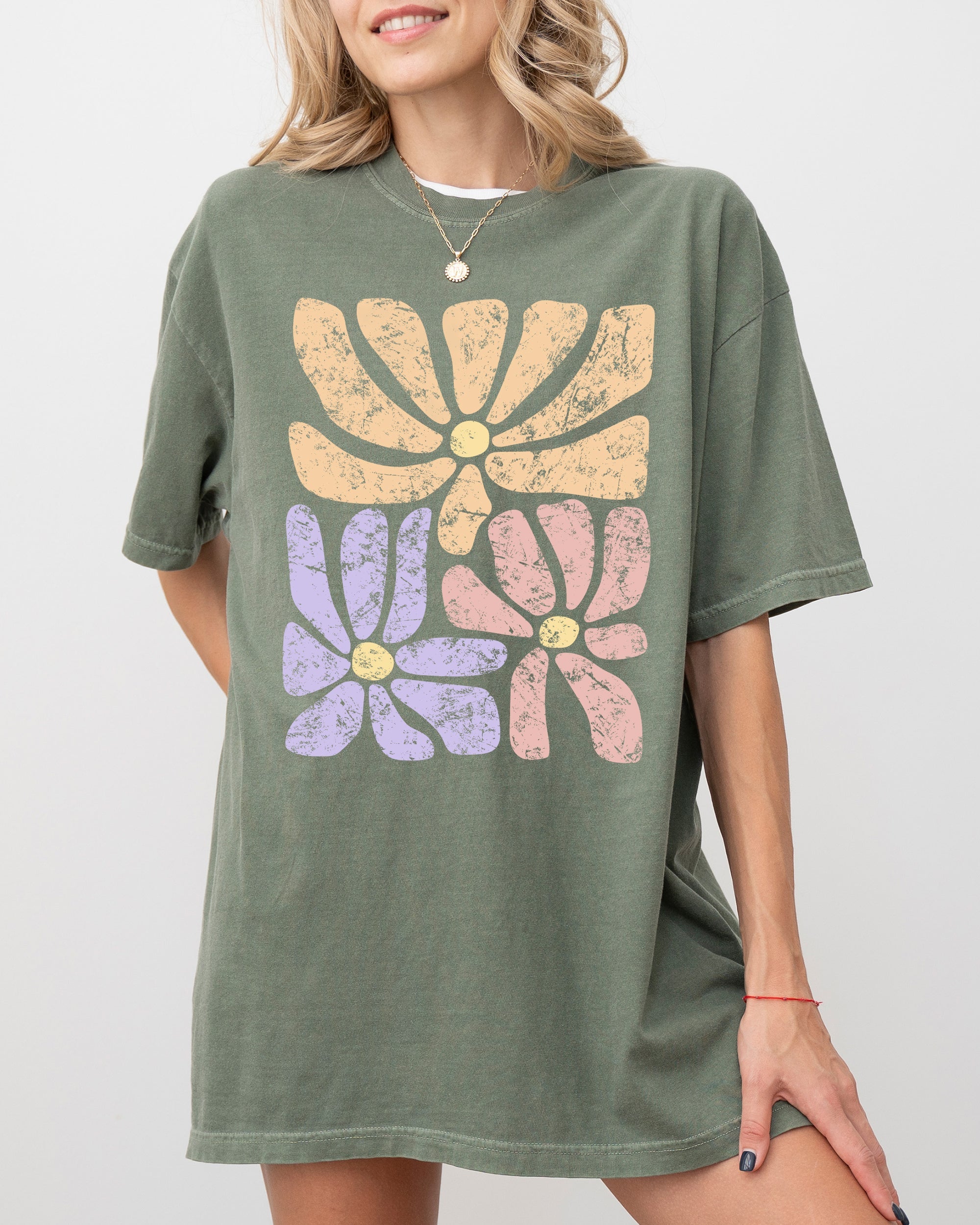 Lovely Gorgeous Abstract Flowers Boho Floral Design Summer Vibes Comfort Colors Tee