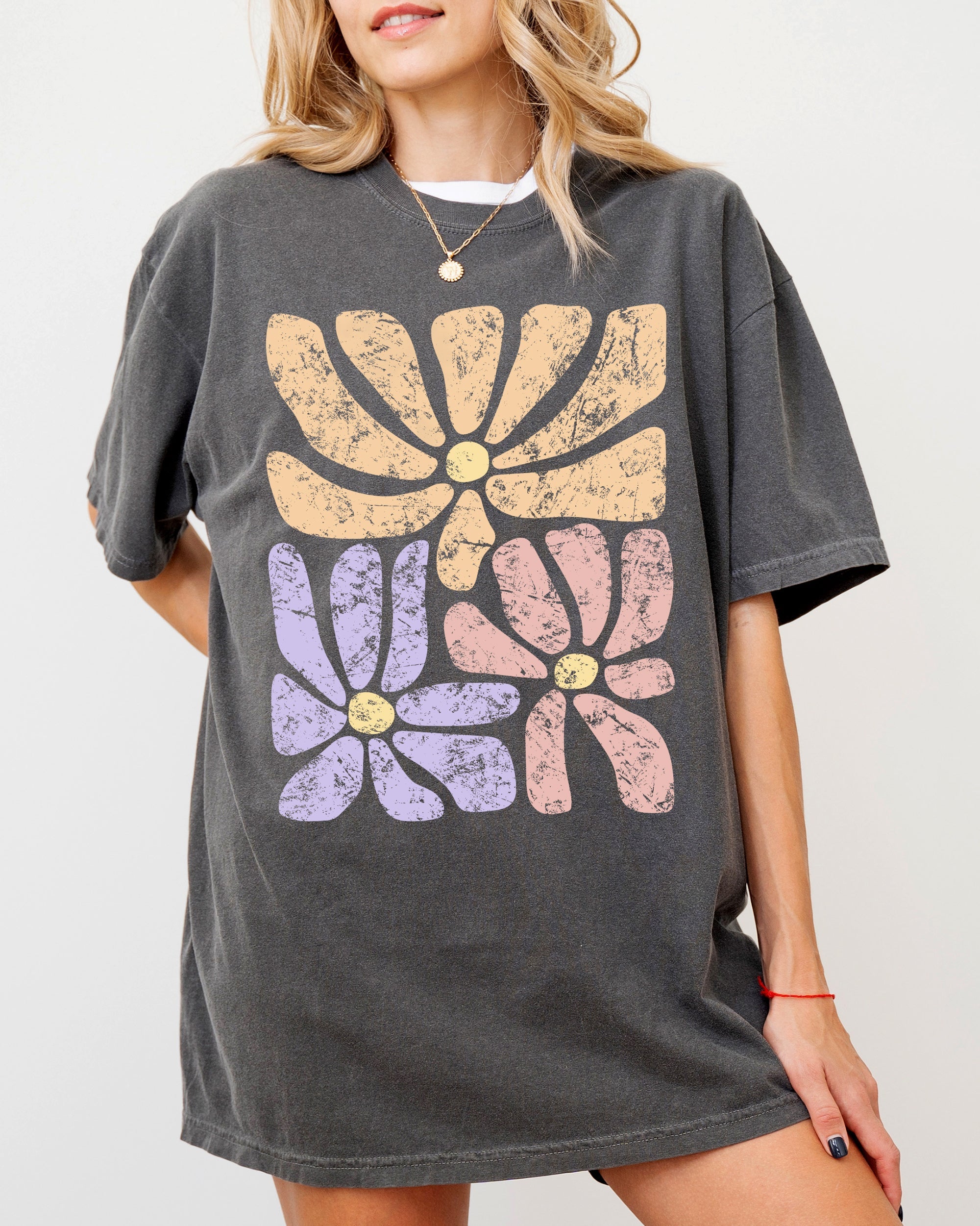 Lovely Gorgeous Abstract Flowers Boho Floral Design Summer Vibes Comfort Colors Tee