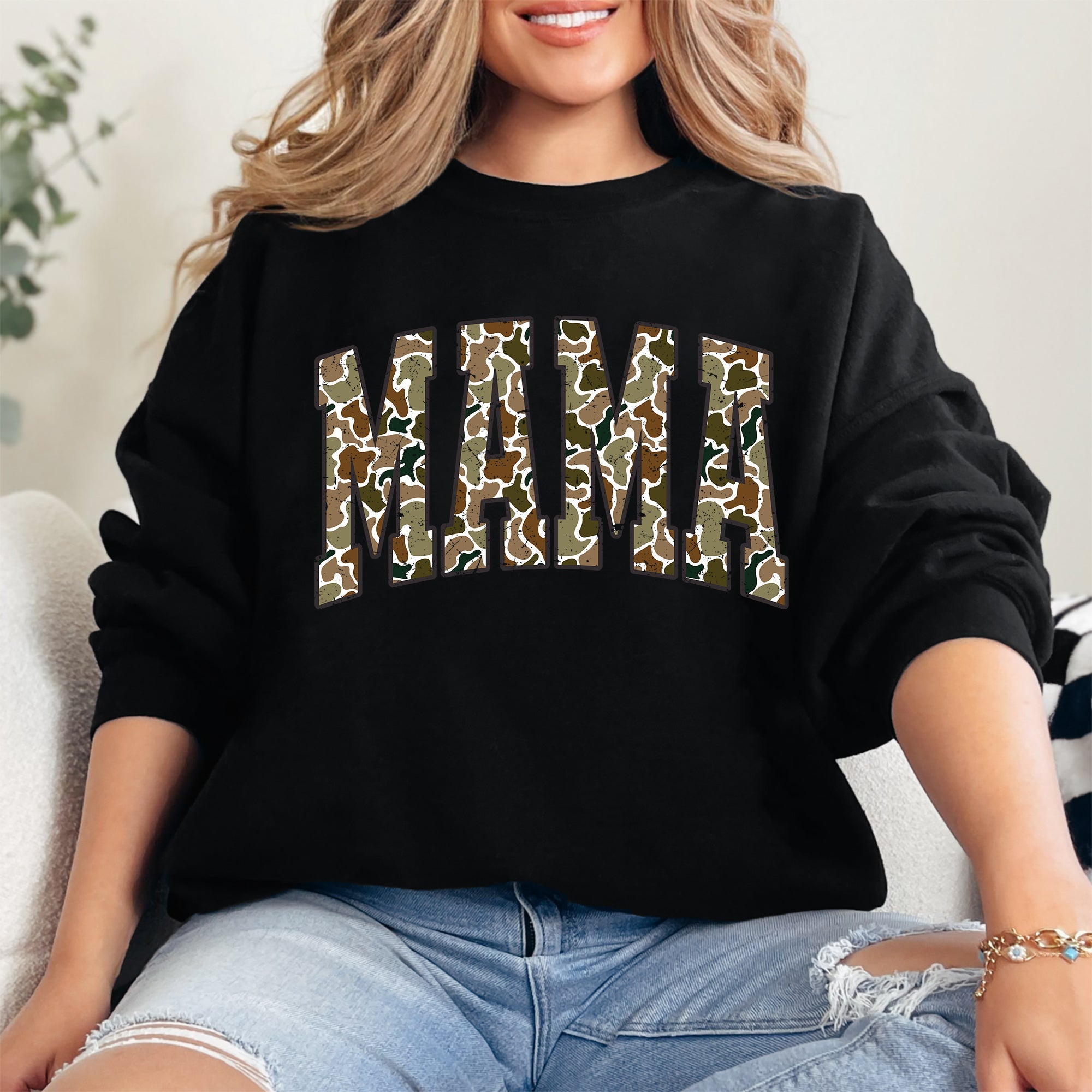 Mama Camo Camouflage Hunting Retro Mother's Day Outdoor Heritage Classic Logo Sweatshirt