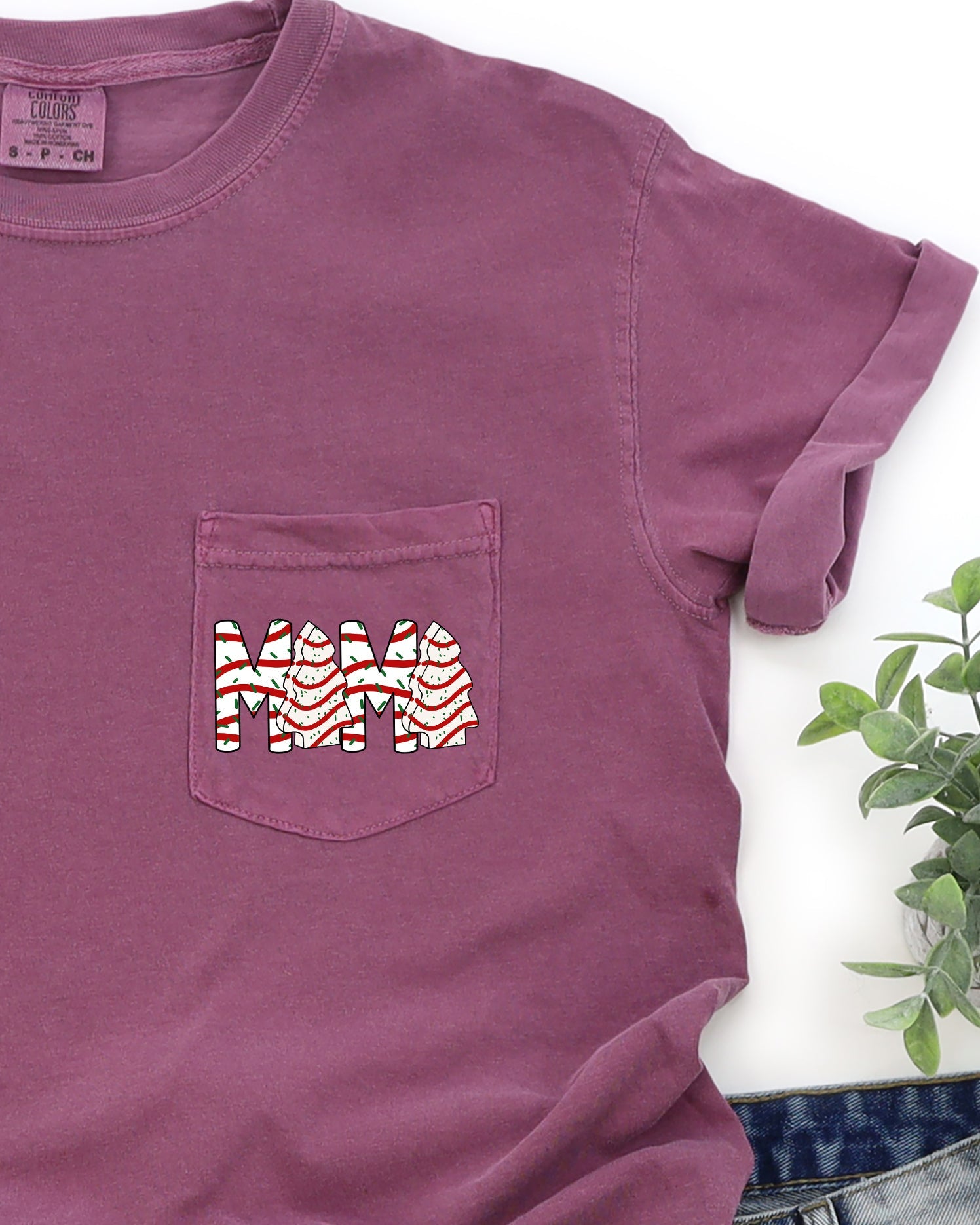 Mama Christmas Cakes Pocket Santa Snow Xmas Vintage Cozy Holiday Print Comfort Colors Tee