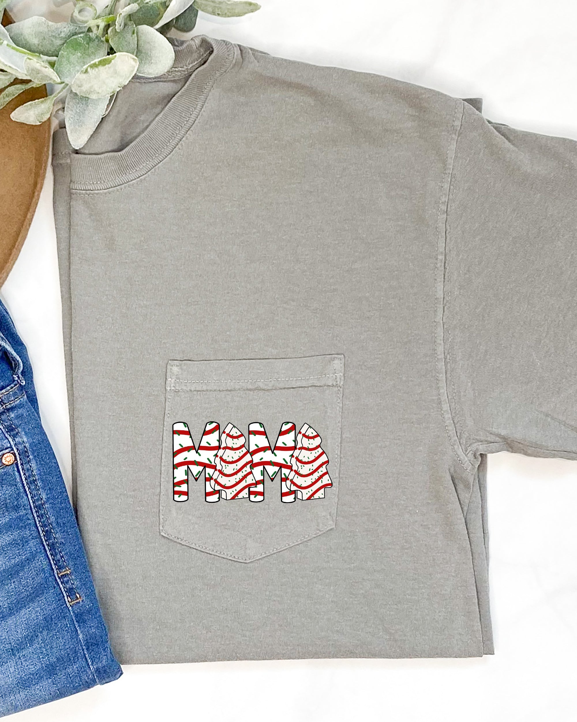 Mama Christmas Cakes Pocket Santa Snow Xmas Vintage Cozy Holiday Print Comfort Colors Tee