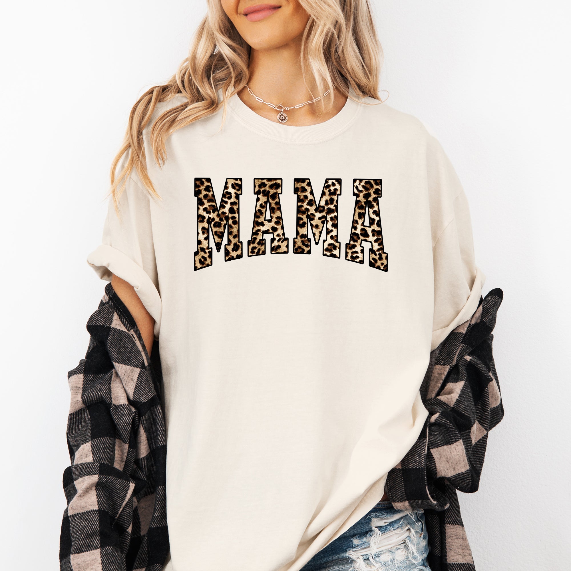 Mama Leopard Print Retro Animal Print Mother's Day Vintage Graphic Comfort Colors Tee