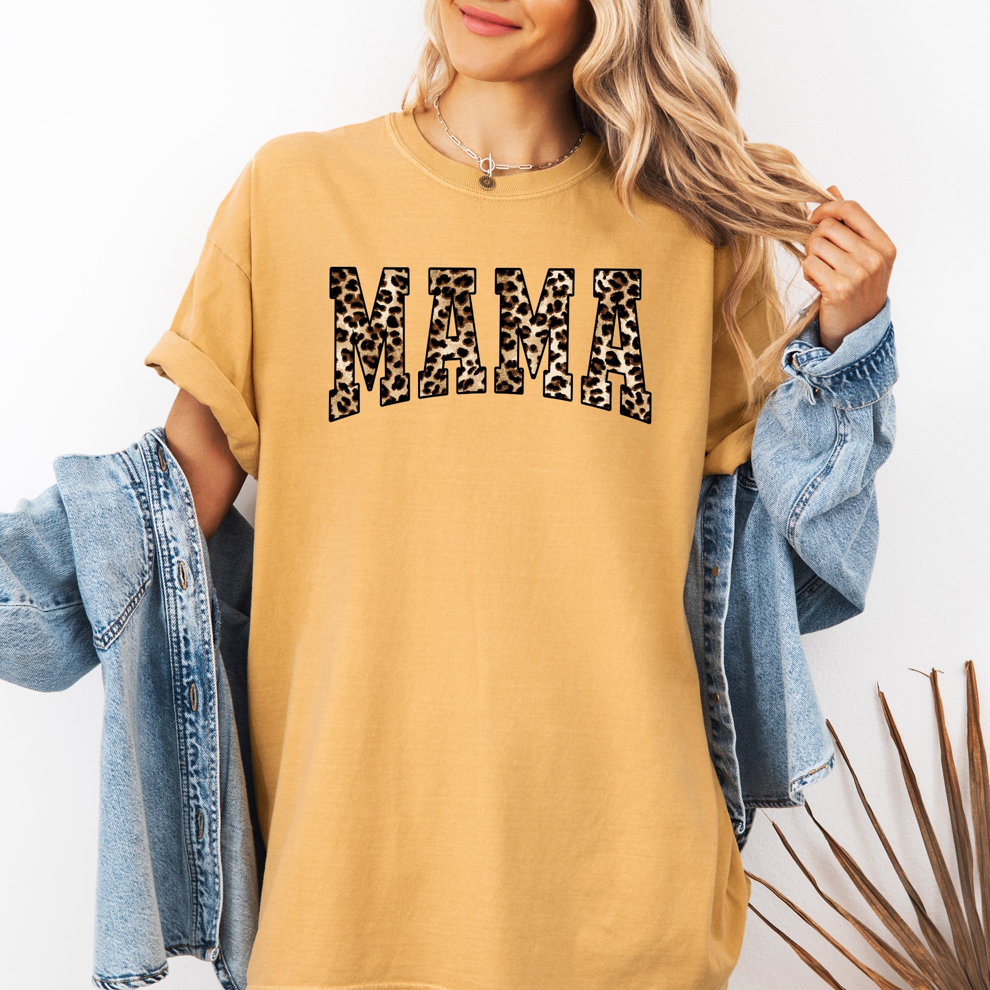 Mama Leopard Print Retro Animal Print Mother's Day Vintage Graphic Comfort Colors Tee