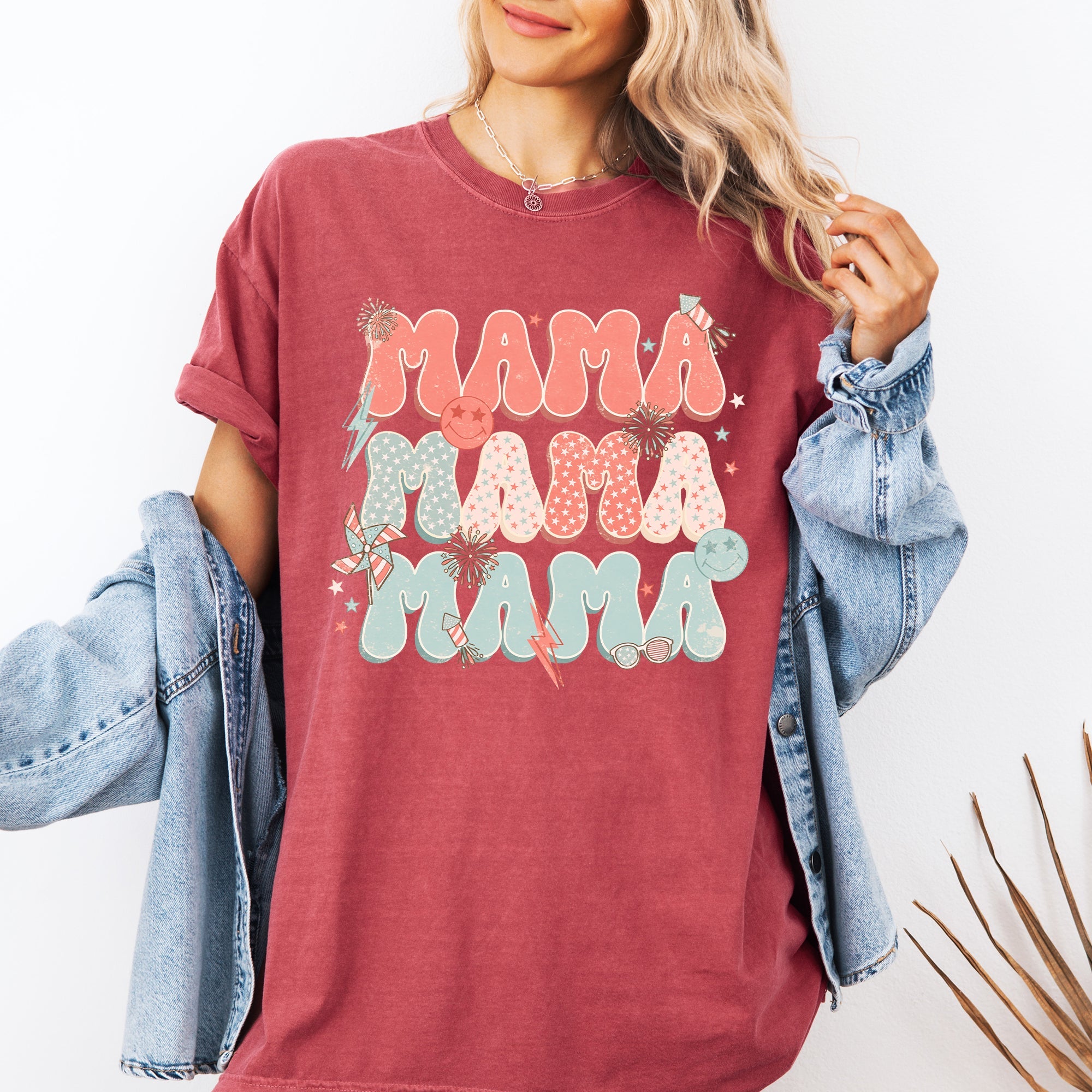 Mama Patriotic 4th Of July Fireworks USA America Retro Vintage Style Comfort Colors Tee
