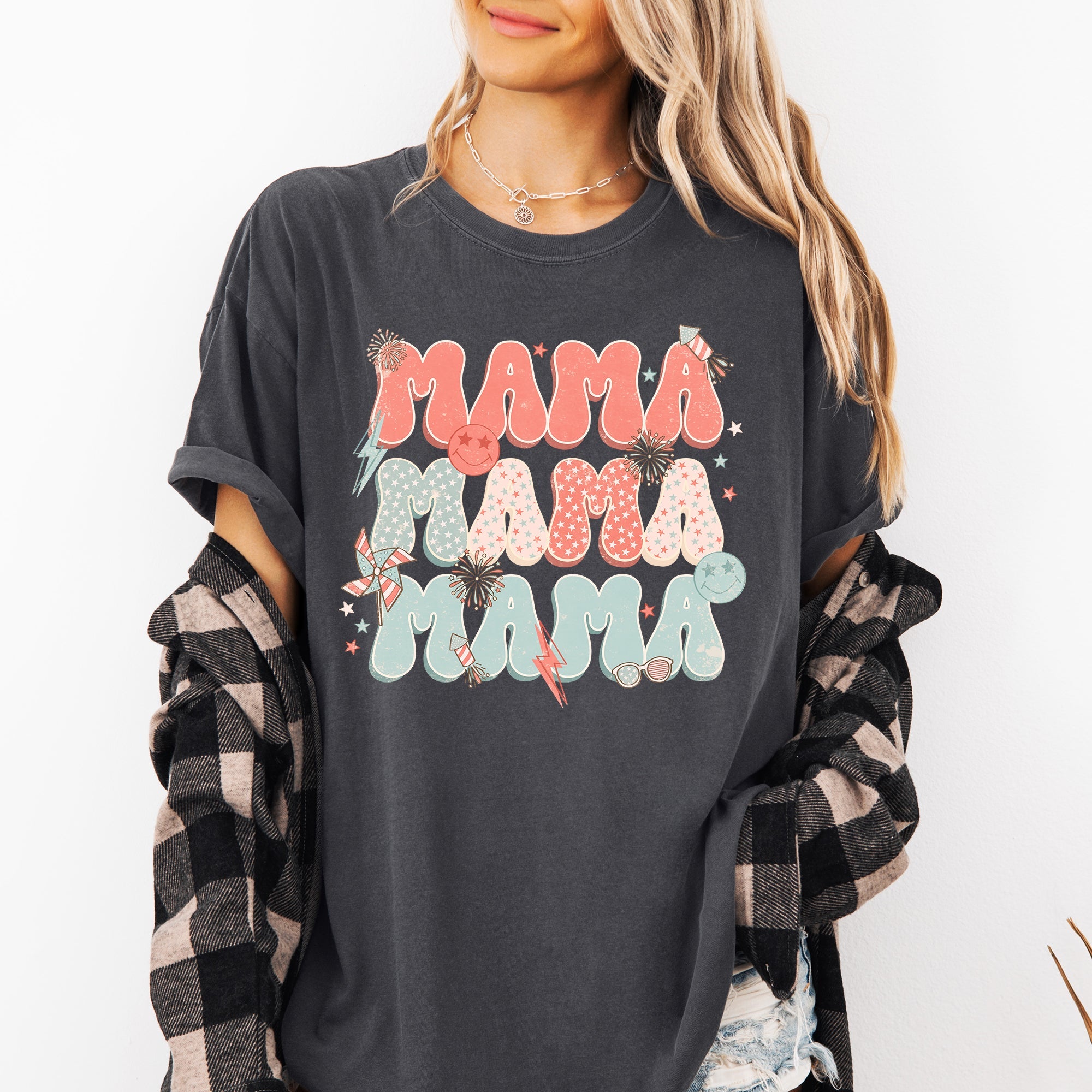 Mama Patriotic 4th Of July Fireworks USA America Retro Vintage Style Comfort Colors Tee