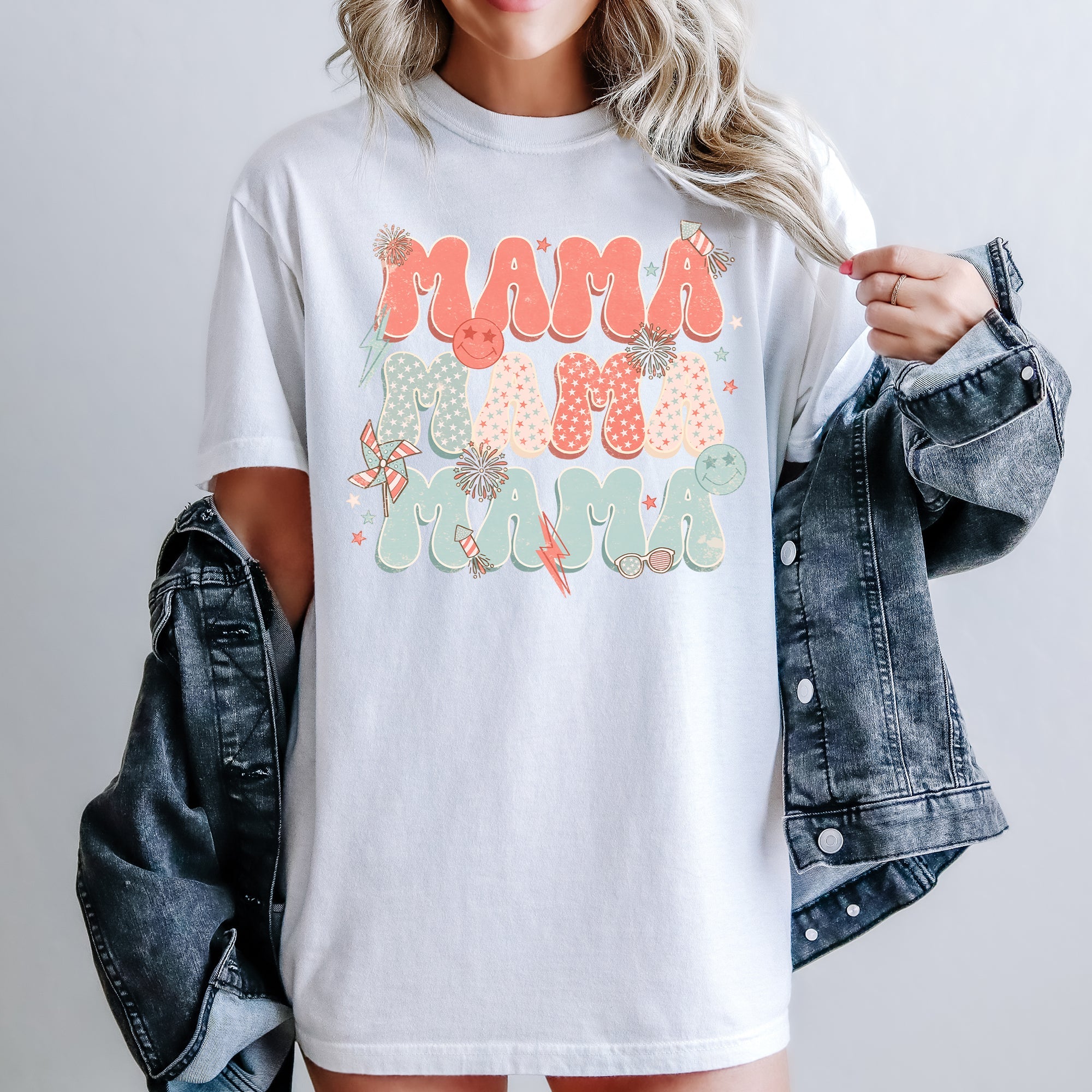 Mama Patriotic 4th Of July Fireworks USA America Retro Vintage Style Comfort Colors Tee