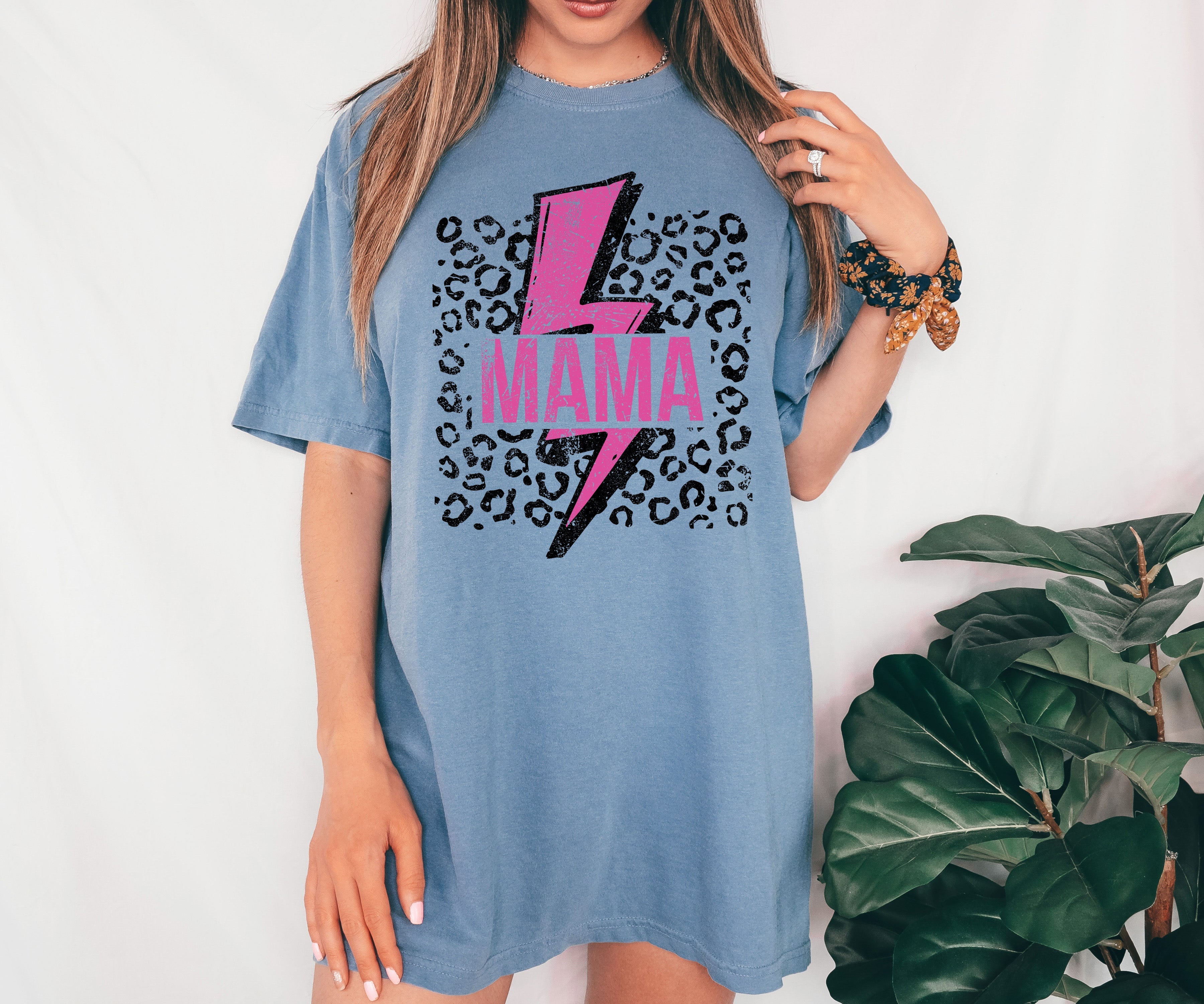 Mama Retro Lightning Bolt Leopard Print Pink Vintage Style Statement Comfort Colors Tee