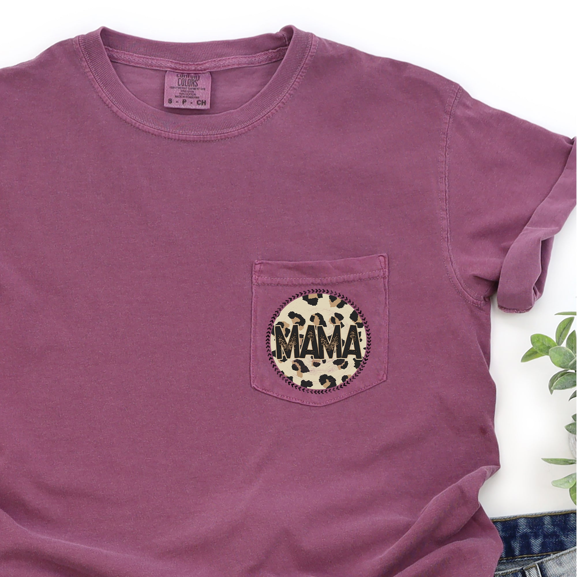 Mama Retro Western Leopard Print Circle Pocket Vintage Western Heritage Design Comfort Colors Tee