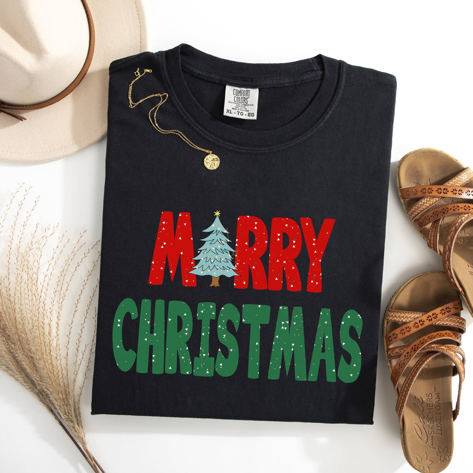 Merry Christmas Tree Vintage Retro Winter Santa Xmas Scene For Cozy Holidays Comfort Colors Tee