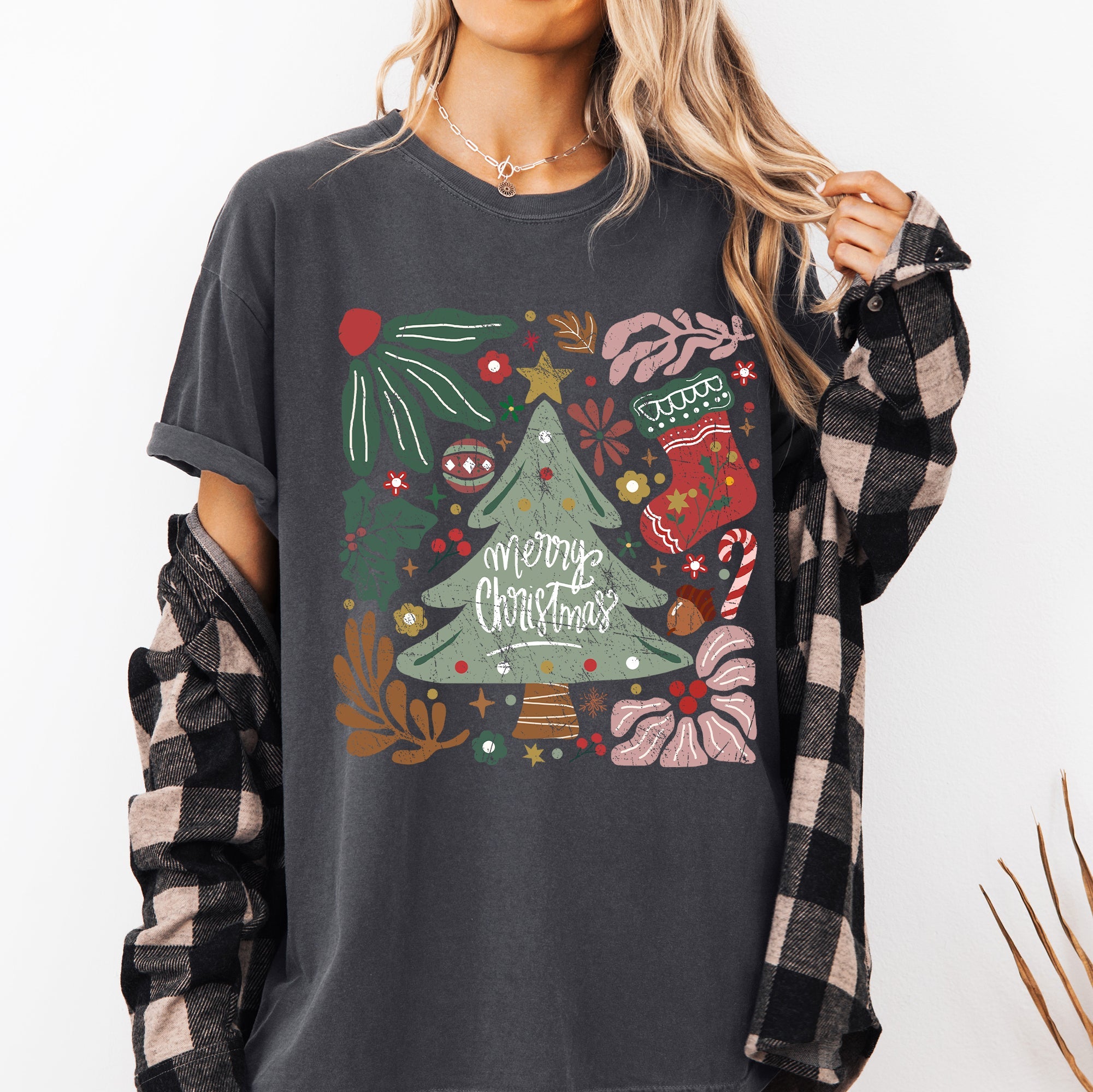 Merry Christmas Green Floral Flowers Winter Holiday Garden Motif Classic Keepsake Comfort Colors Tee