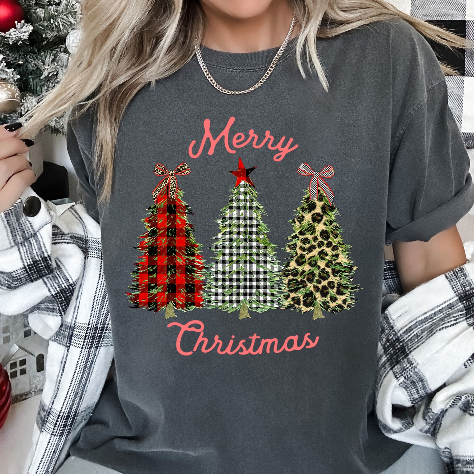 Merry Christmas Vintage Leopard Print And Plaid Trees With Ribbons Comfort Colors Tee