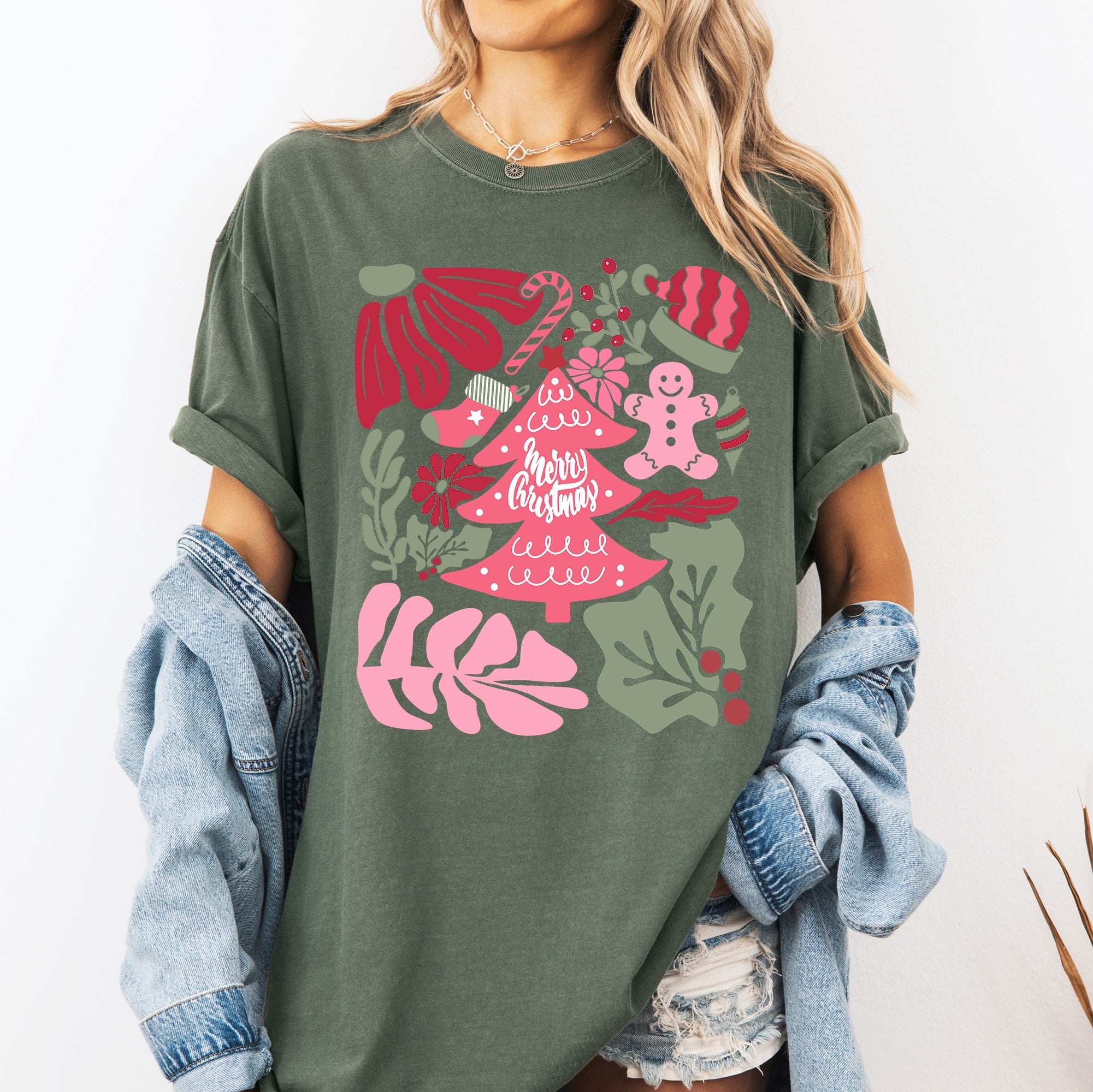 Merry Christmas Pink Floral Pattern With Elegant Holiday Garden Motif And Vintage Cheer Comfort Colors Tee