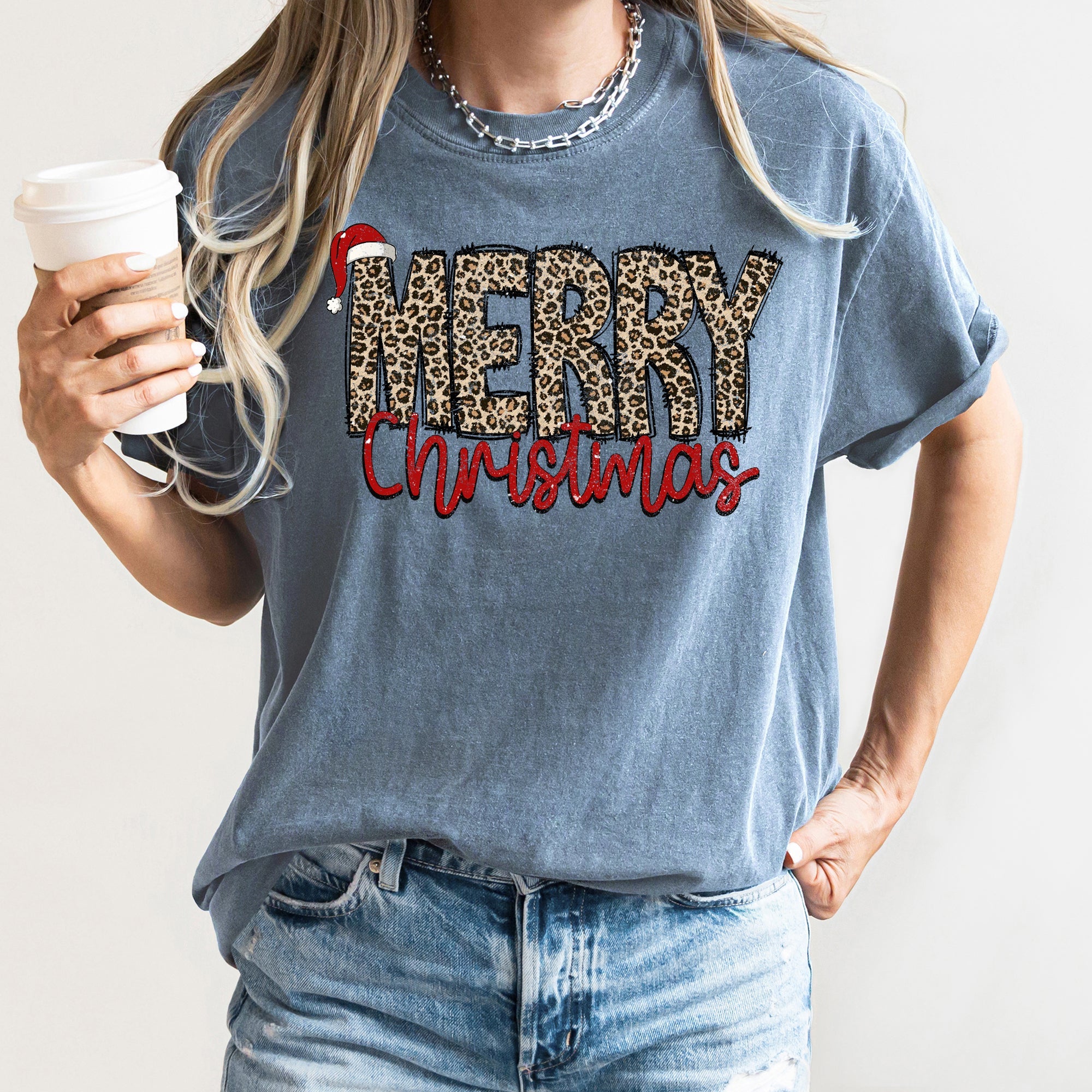 Merry Christmas Retro Leopard Print Holiday Edition Vintage Festive Pattern Comfort Colors Tee