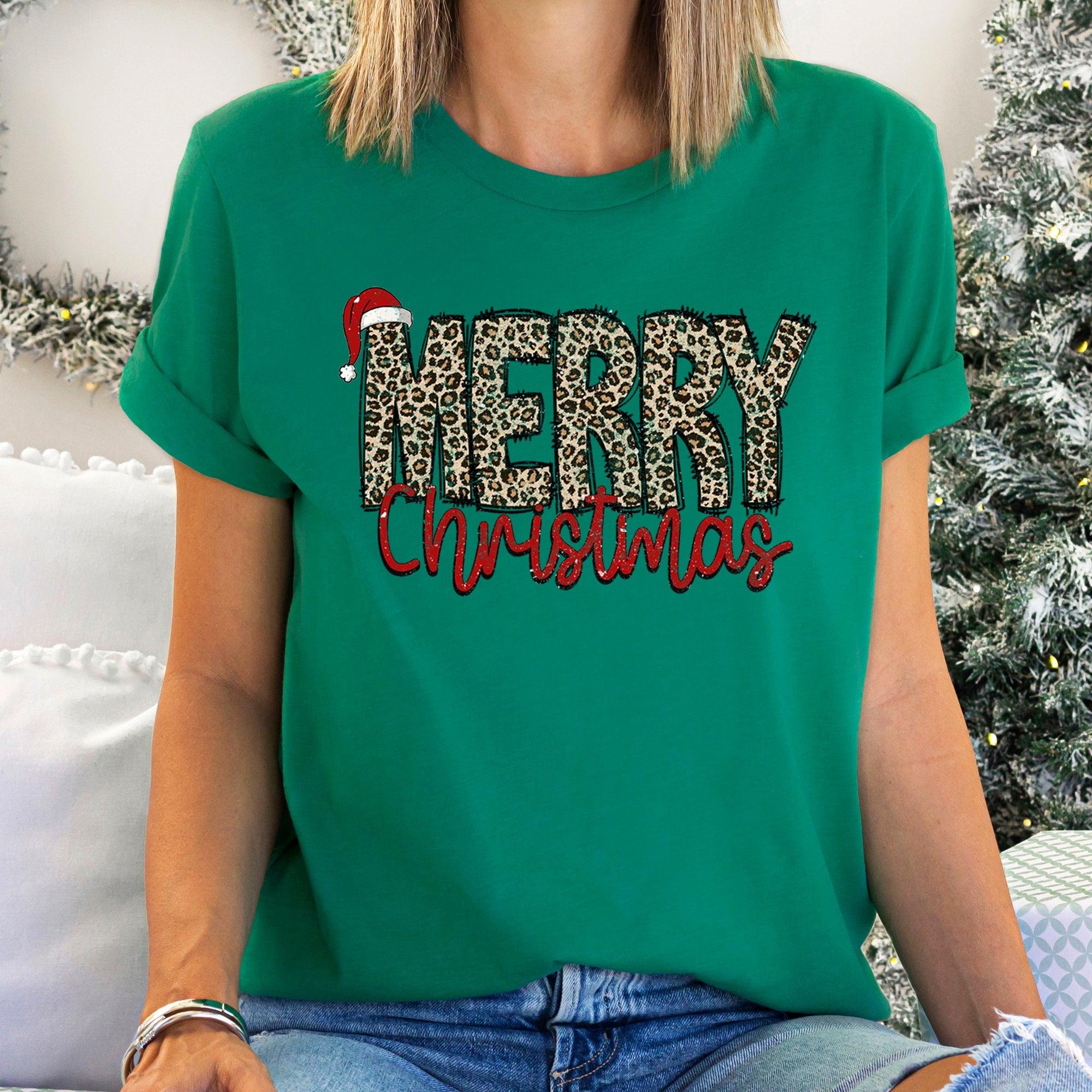 Merry Christmas Retro Leopard Print Cozy Soft Vintage-Inspired Holiday Graphic Tee