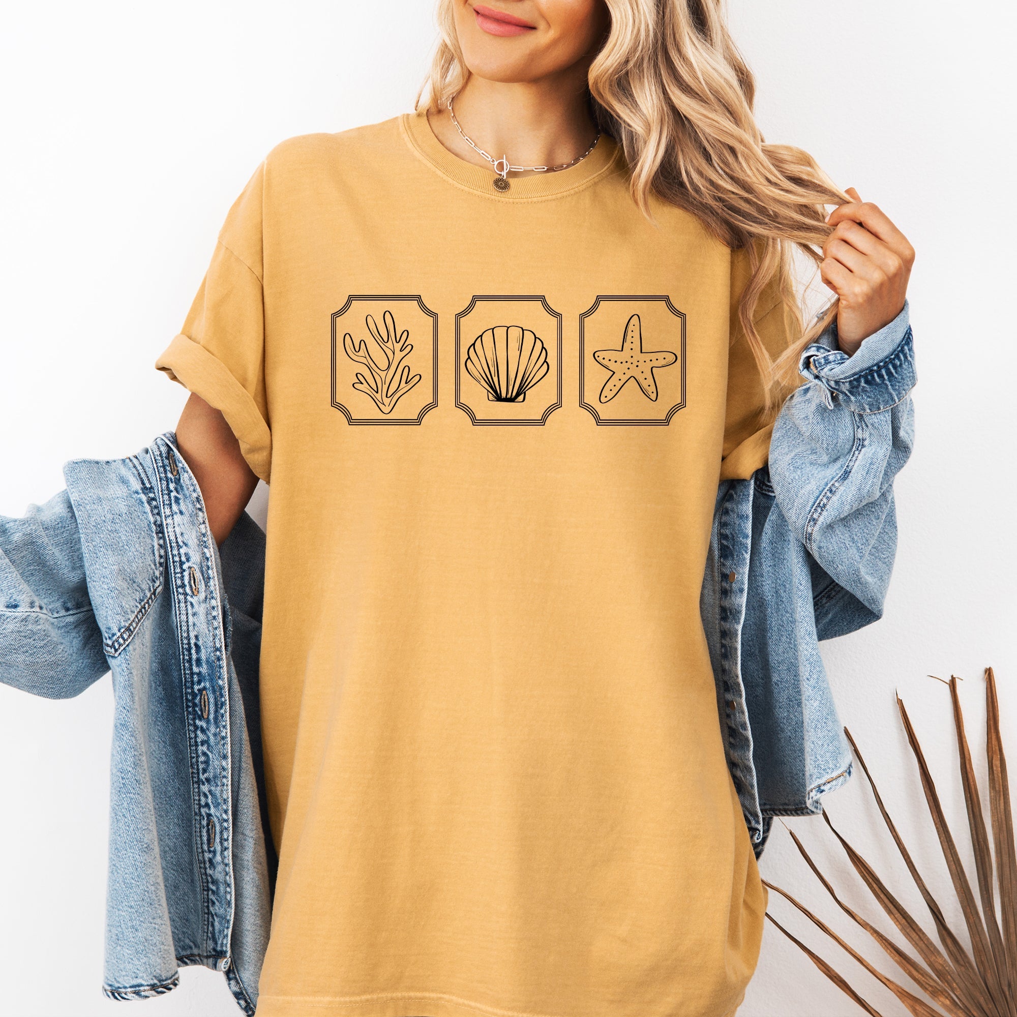 Minimalist Sea Life, Seashells, Summer, Beach Coastal Print Design Comfort Colors Tee