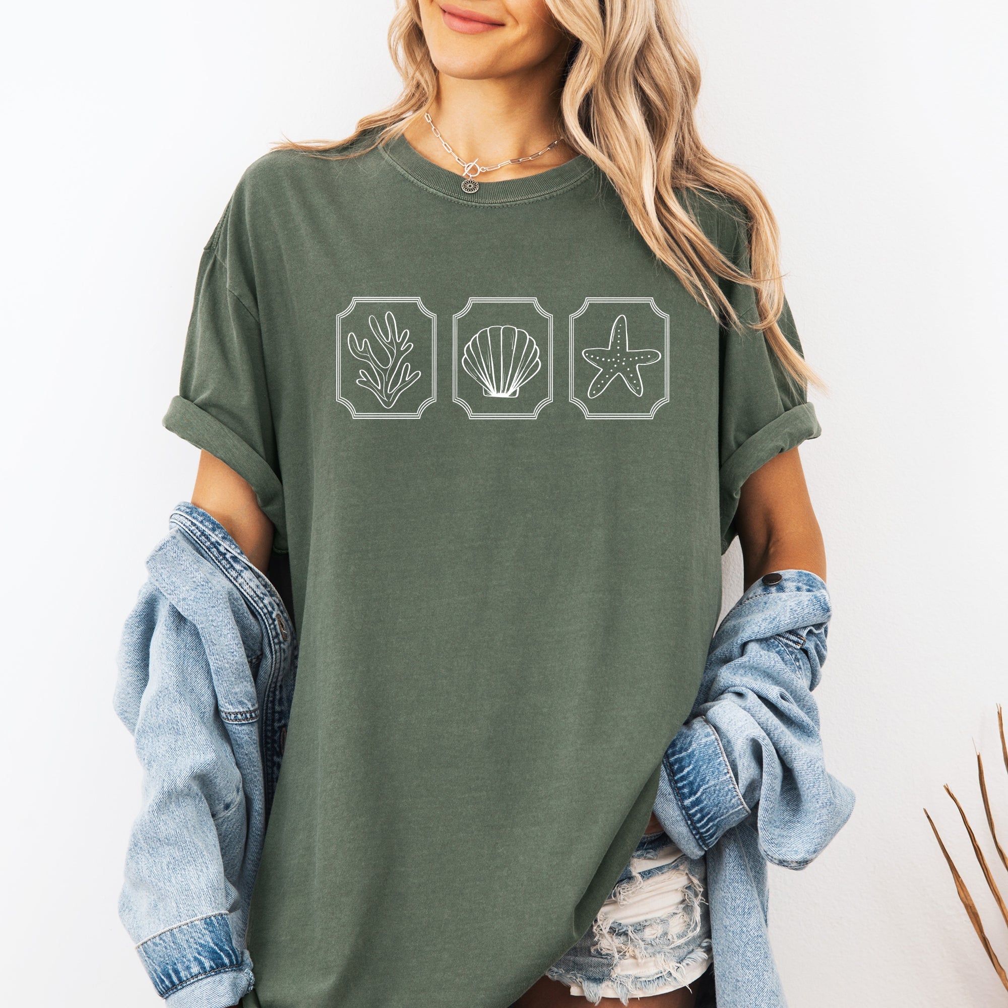 Minimalist Sea Life, Seashells, Summer, Beach Coastal Print Design Comfort Colors Tee