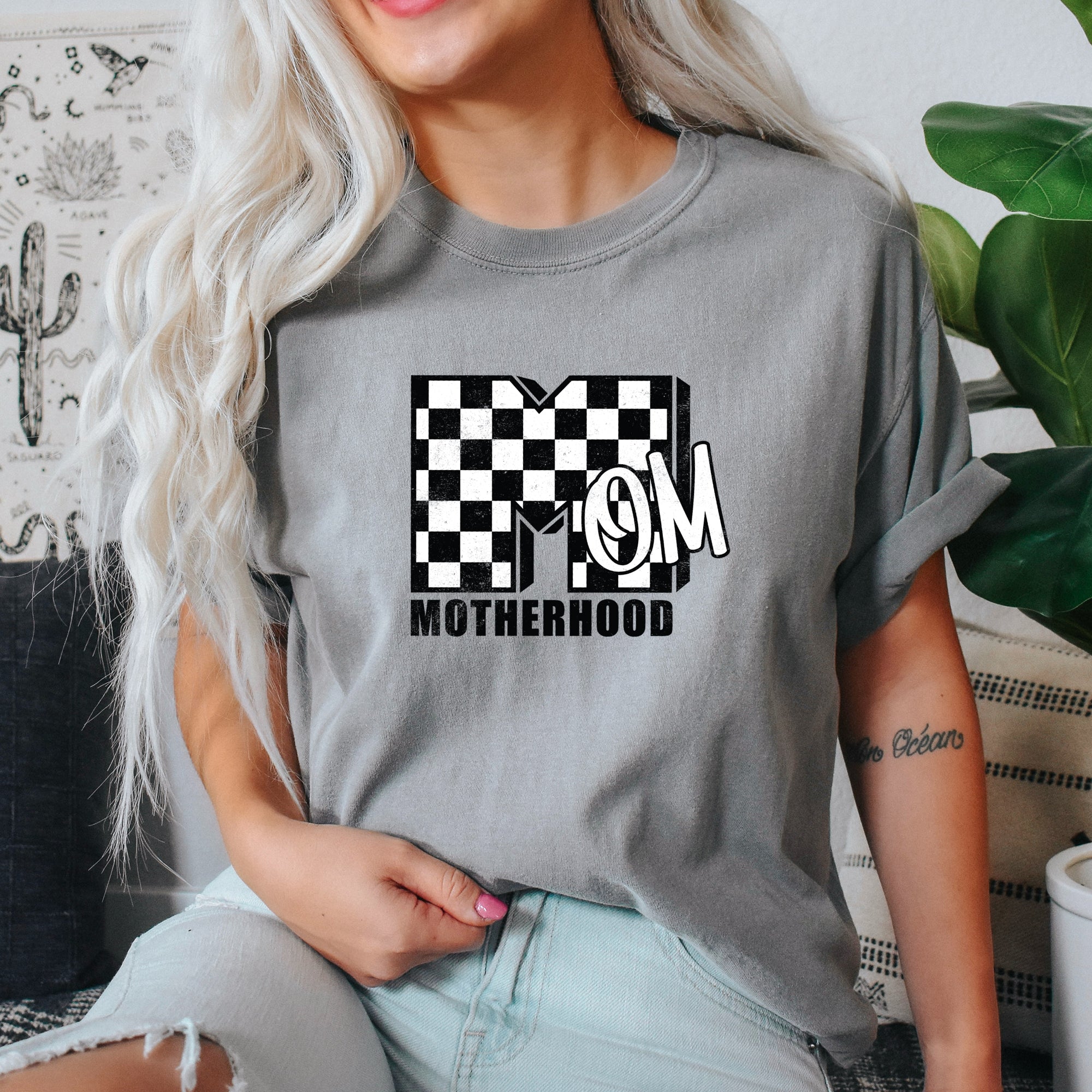 Mom MTV Retro Checkerboard Motherhood Nostalgia Edition Deluxe Comfort Colors Tee