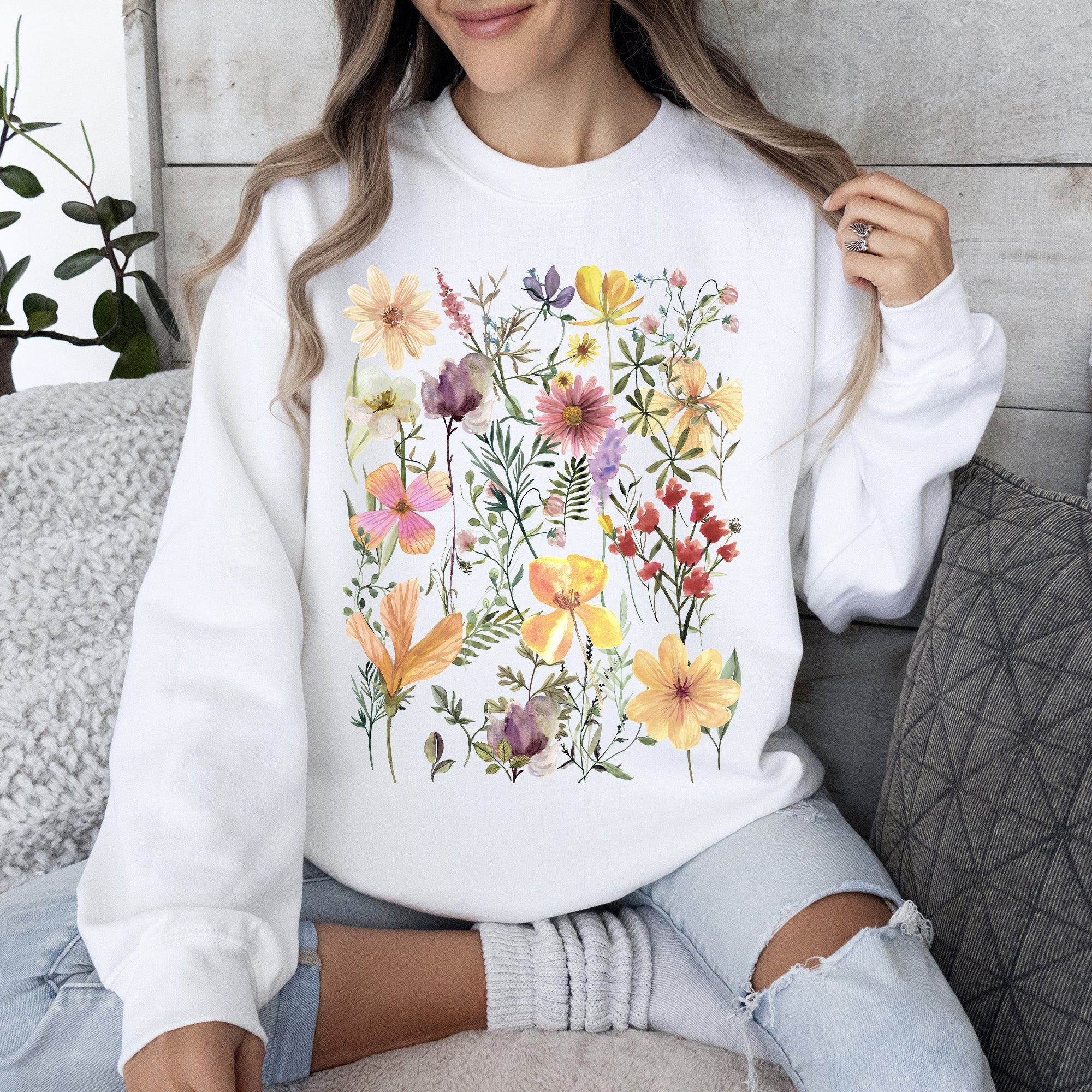 Mountain Meadow Pressed Flowers Nature-Inspired Botanical Print With Vintage Rustic Charm Sweatshirt