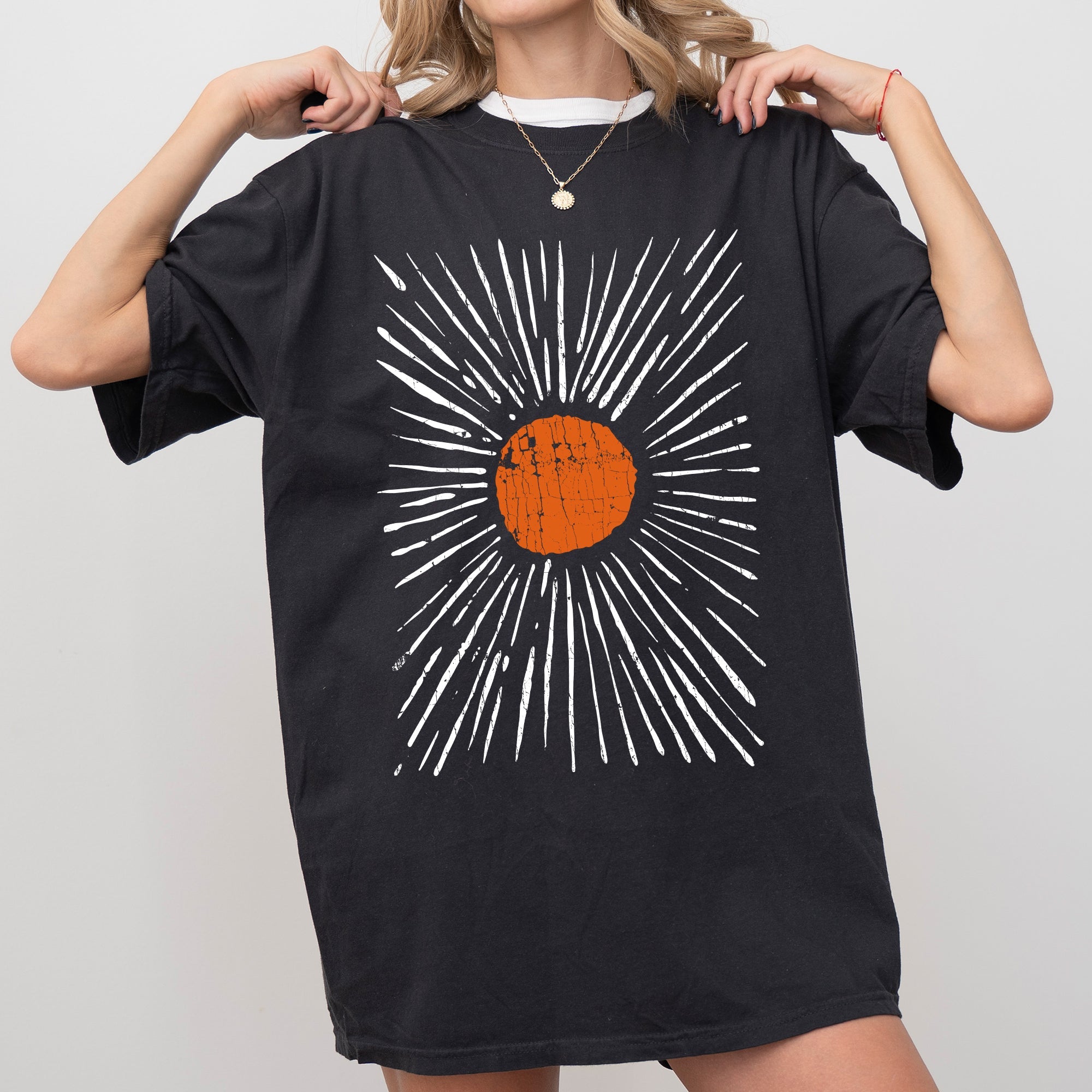 Retro Sunburst Vintage Style Coastal Sunset Graphic Artwork Premium Comfort Colors Tee