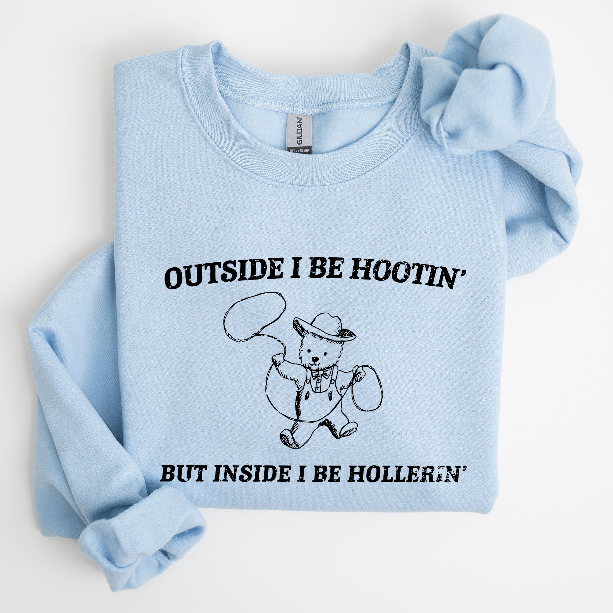 Outside I Bee Hootin, Inside I Be Hollerin, Bear, Funny, Aesthetic Cozy Sweatshirt