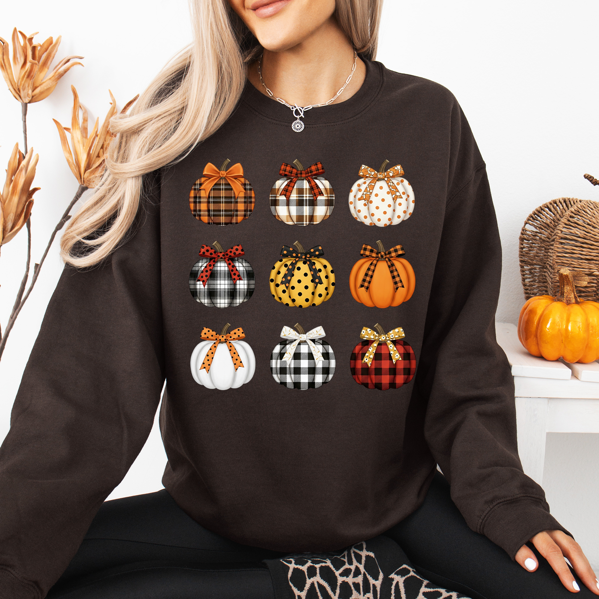 Patterned Pumpkins Halloween Harvest Pattern Cozy Vintage Autumn Night Sweatshirt