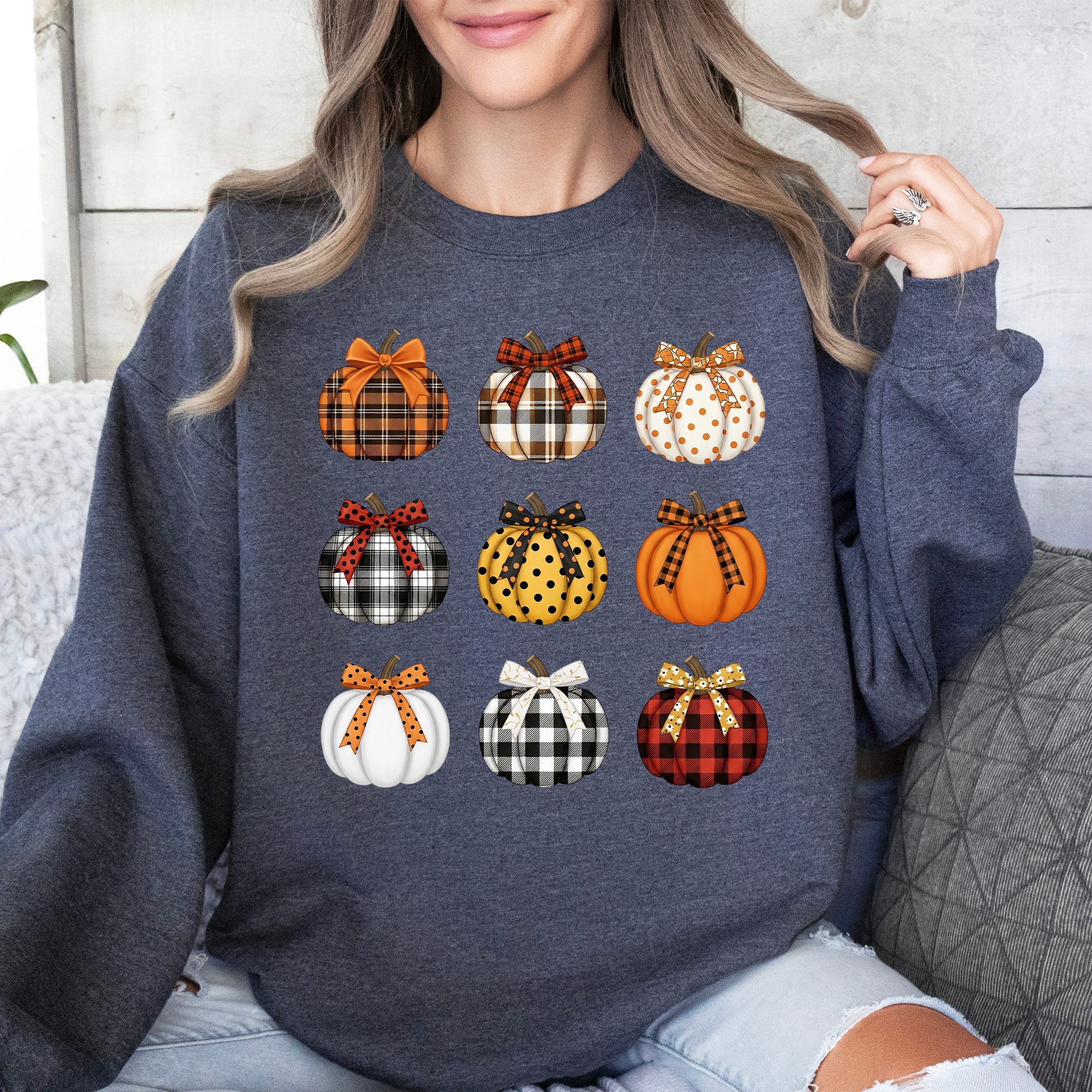 Patterned Pumpkins Halloween Harvest Pattern Cozy Vintage Autumn Night Sweatshirt