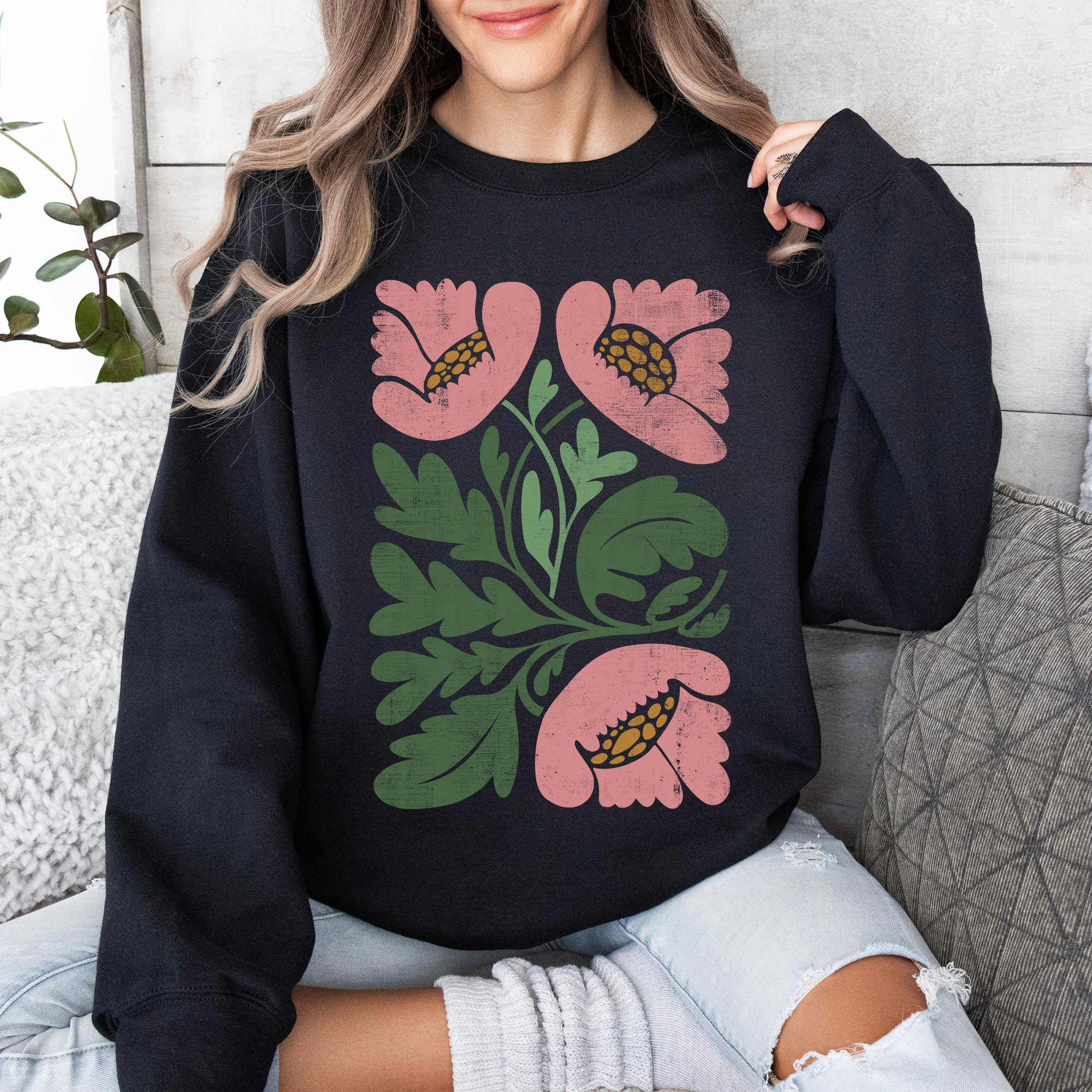 Pink Poppies Vintage Boho Nature Floral Pattern Artwork For Cozy Everyday Wear Sweatshirt