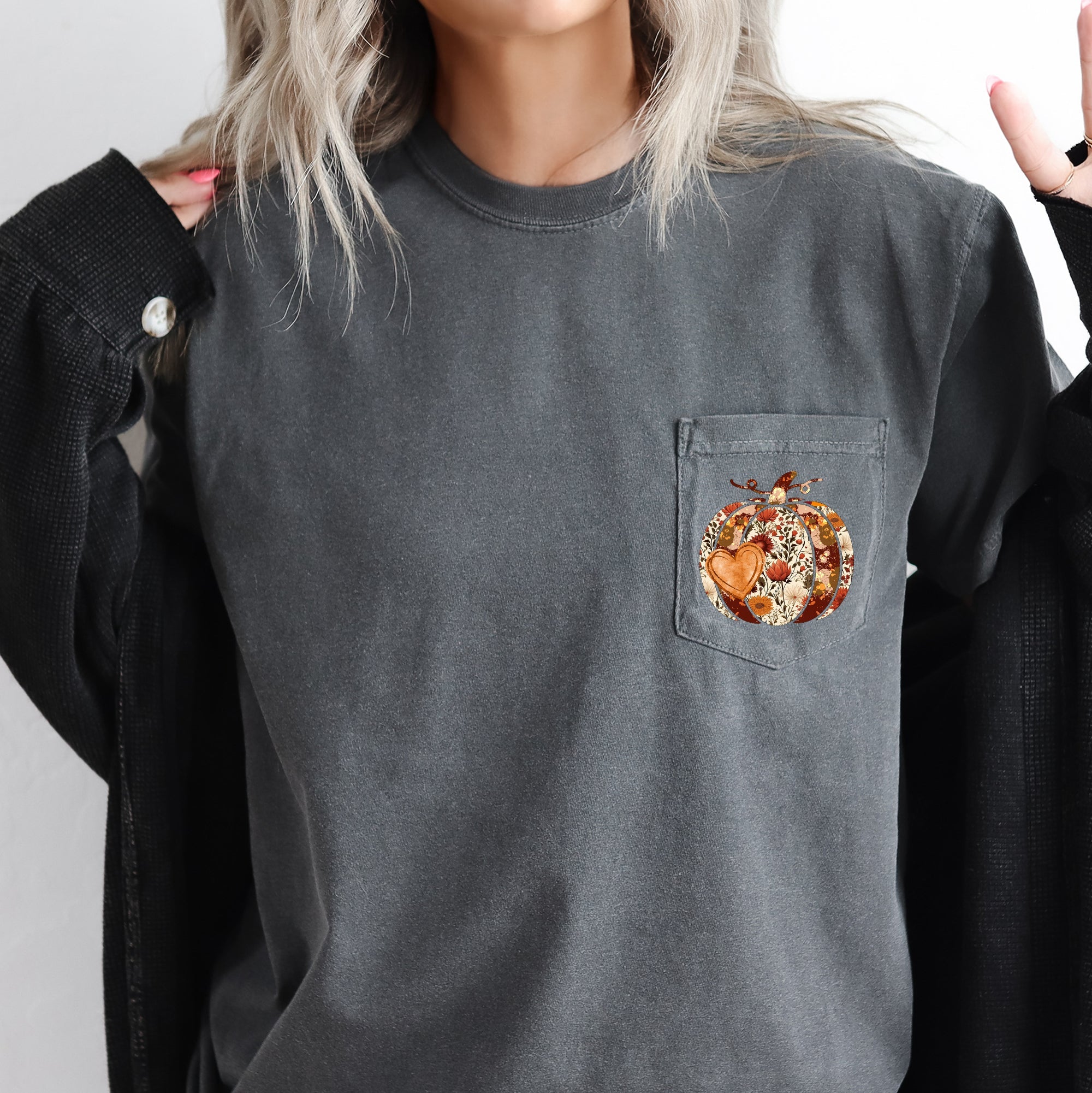 Pumpkin Heart Thanksgiving Flowers Pocket Graphic Autumn Celebration Comfort Colors Tee