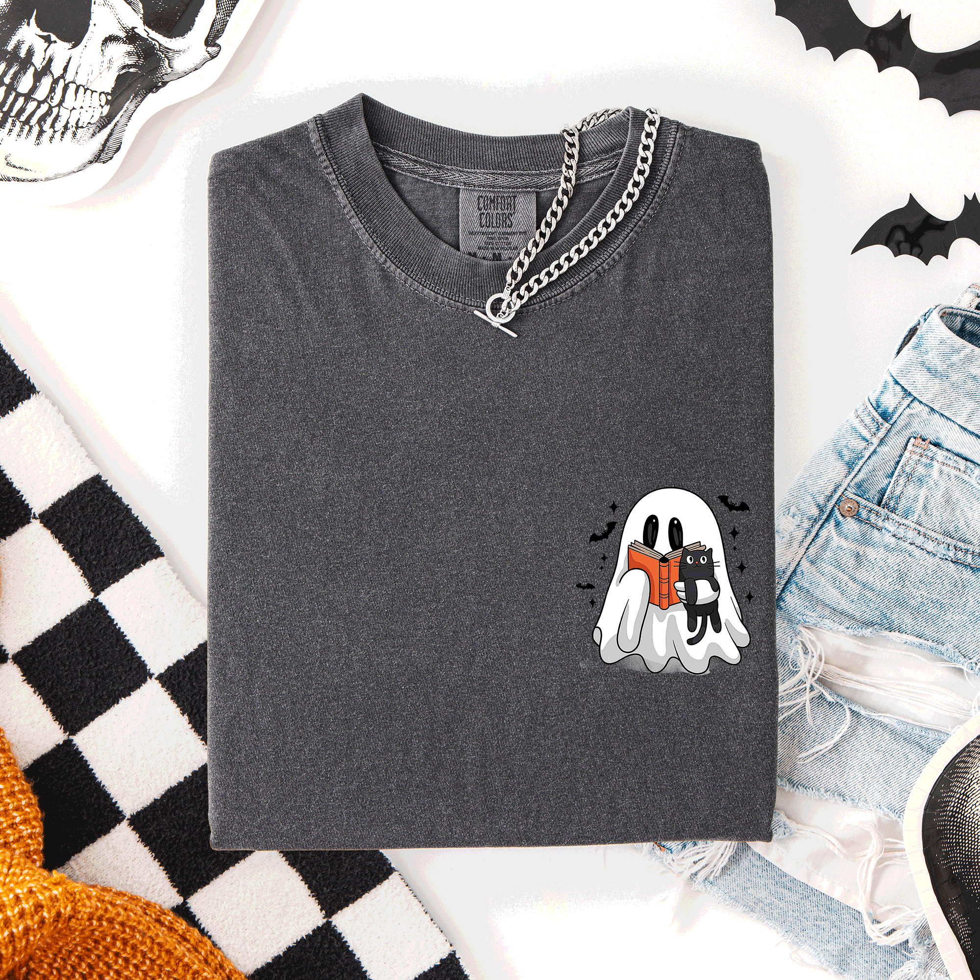 Reading Ghost Cat Funny Halloween Book Library Pocket Edition Comfort Colors Tee
