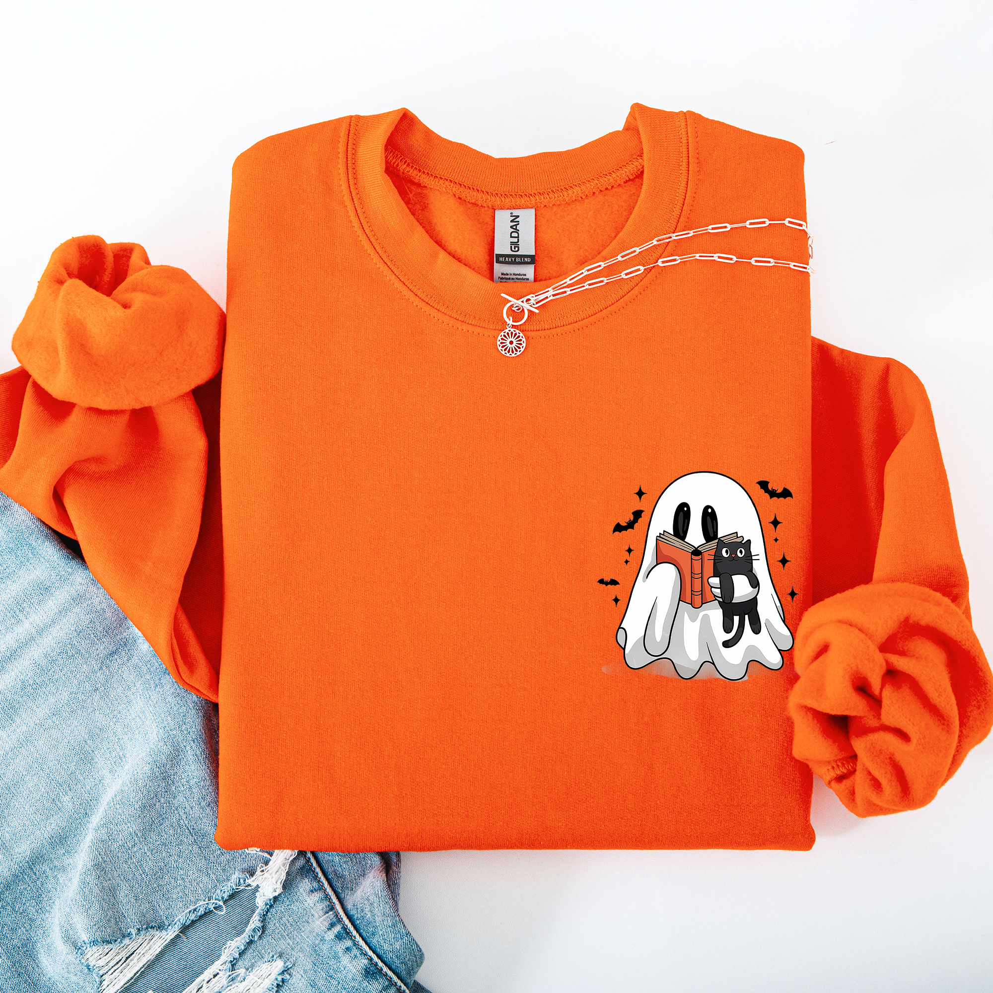 Reading Ghost Cat Funny Halloween Book Library Spooky Cozy Night Pocket Sweatshirt