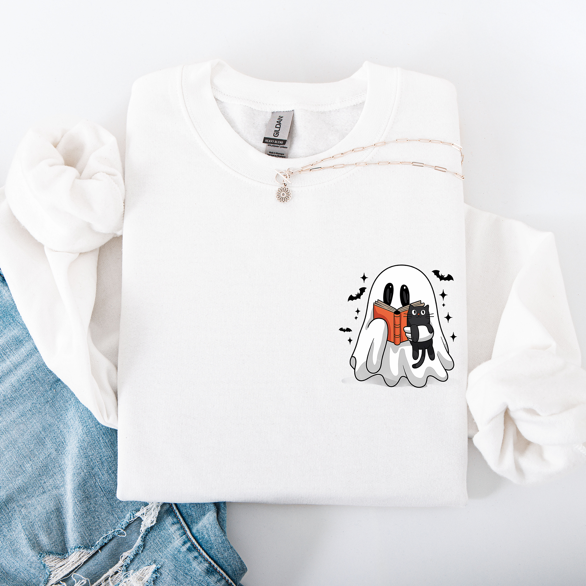 Reading Ghost Cat Funny Halloween Book Library Spooky Cozy Night Pocket Sweatshirt