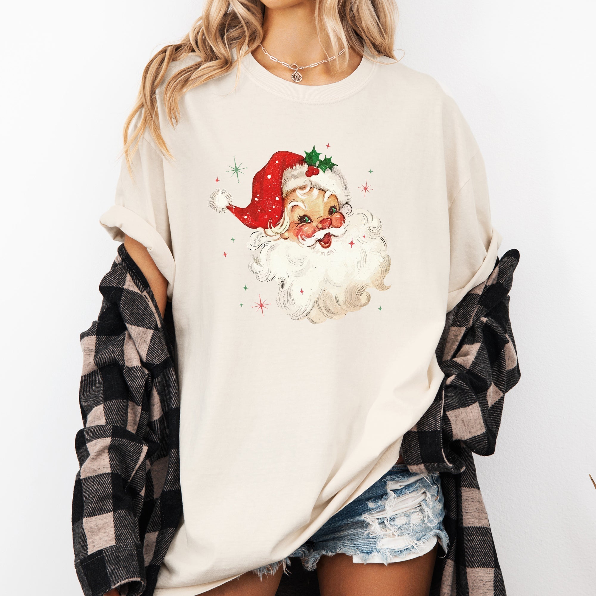 Red Retro Santa Claus Christmas Vintage Classic Snowy Night Scene With Nostalgic Holiday Cheer Comfort Colors Tee