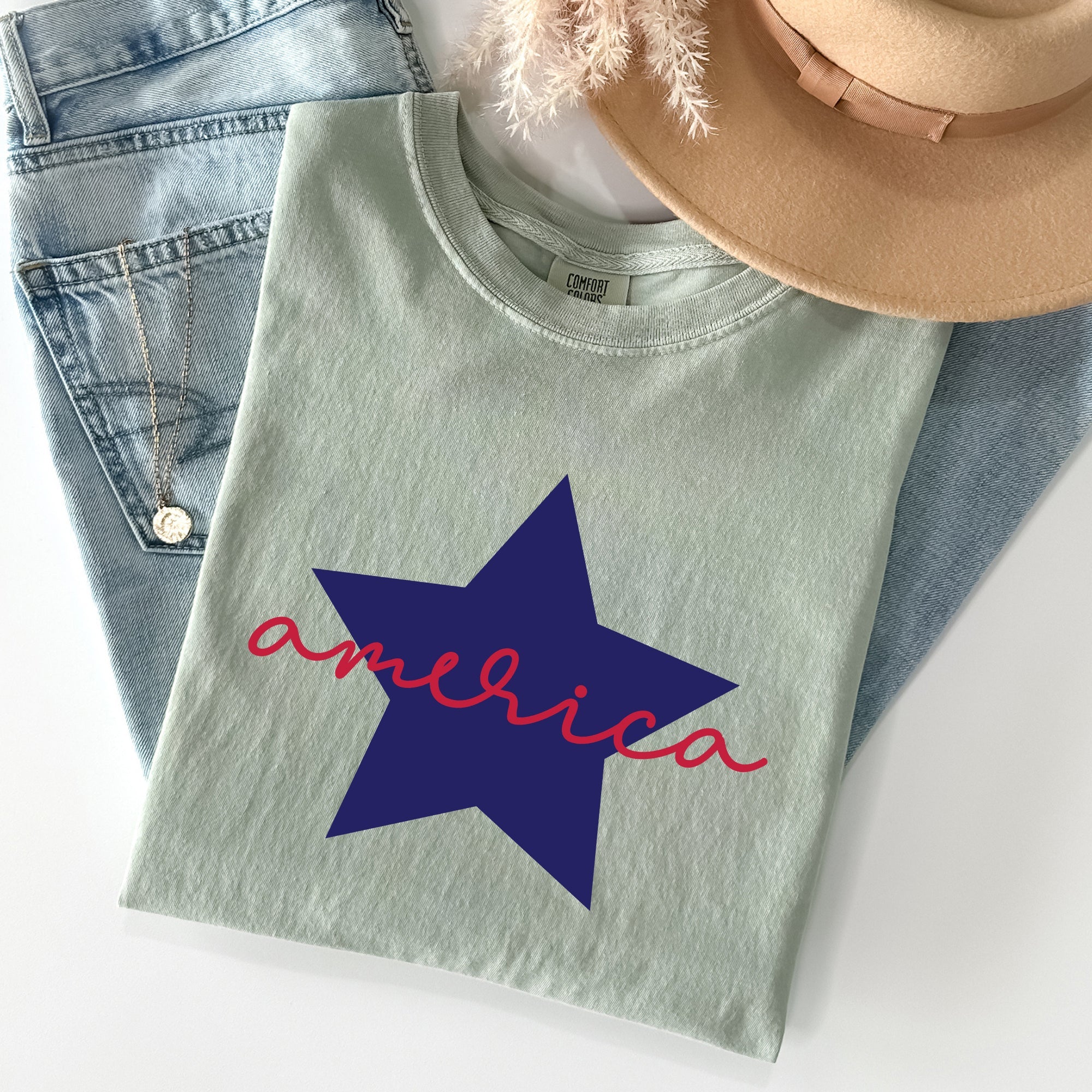 Retro America Star Red White Blue Patriotic Emblem Vintage Americana Pride Comfort Colors Tee