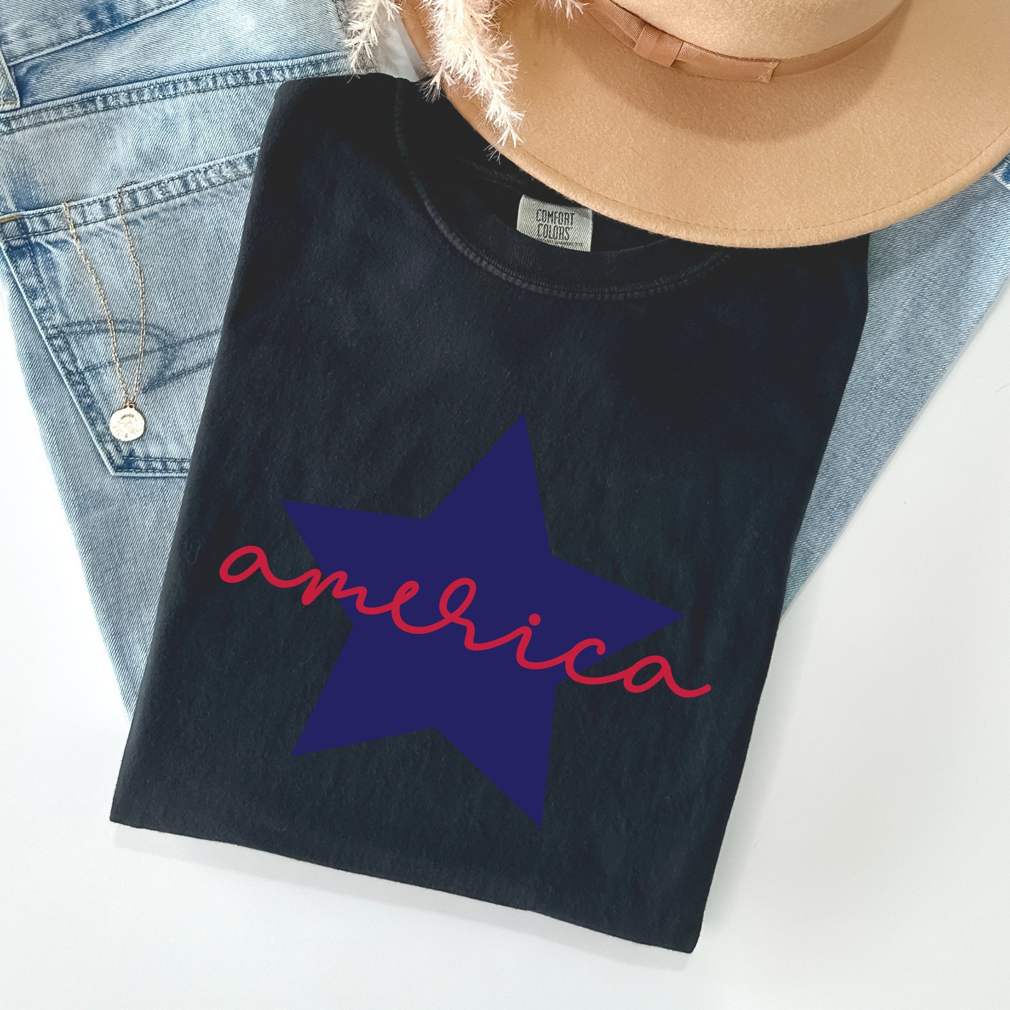 Retro America Star Red White Blue Patriotic Emblem Vintage Americana Pride Comfort Colors Tee